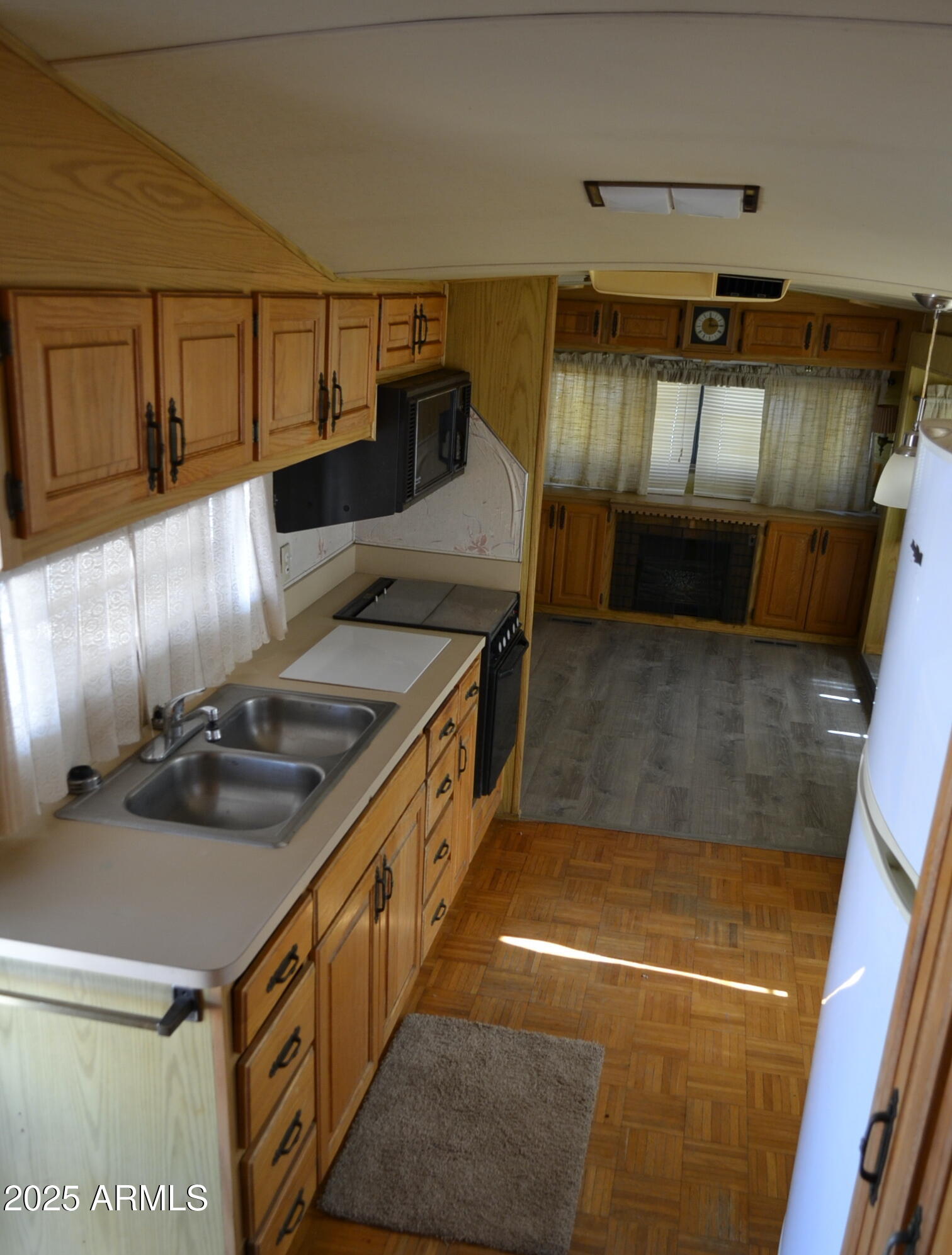 677 S WARNER Drive, 2