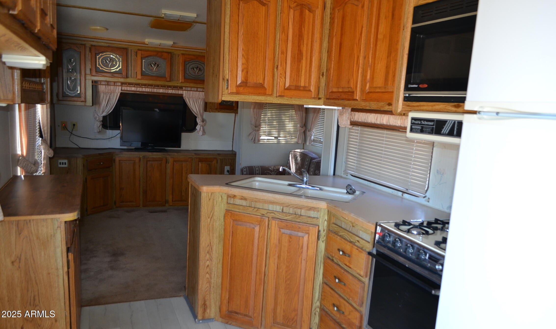 677 S WARNER Drive, 3