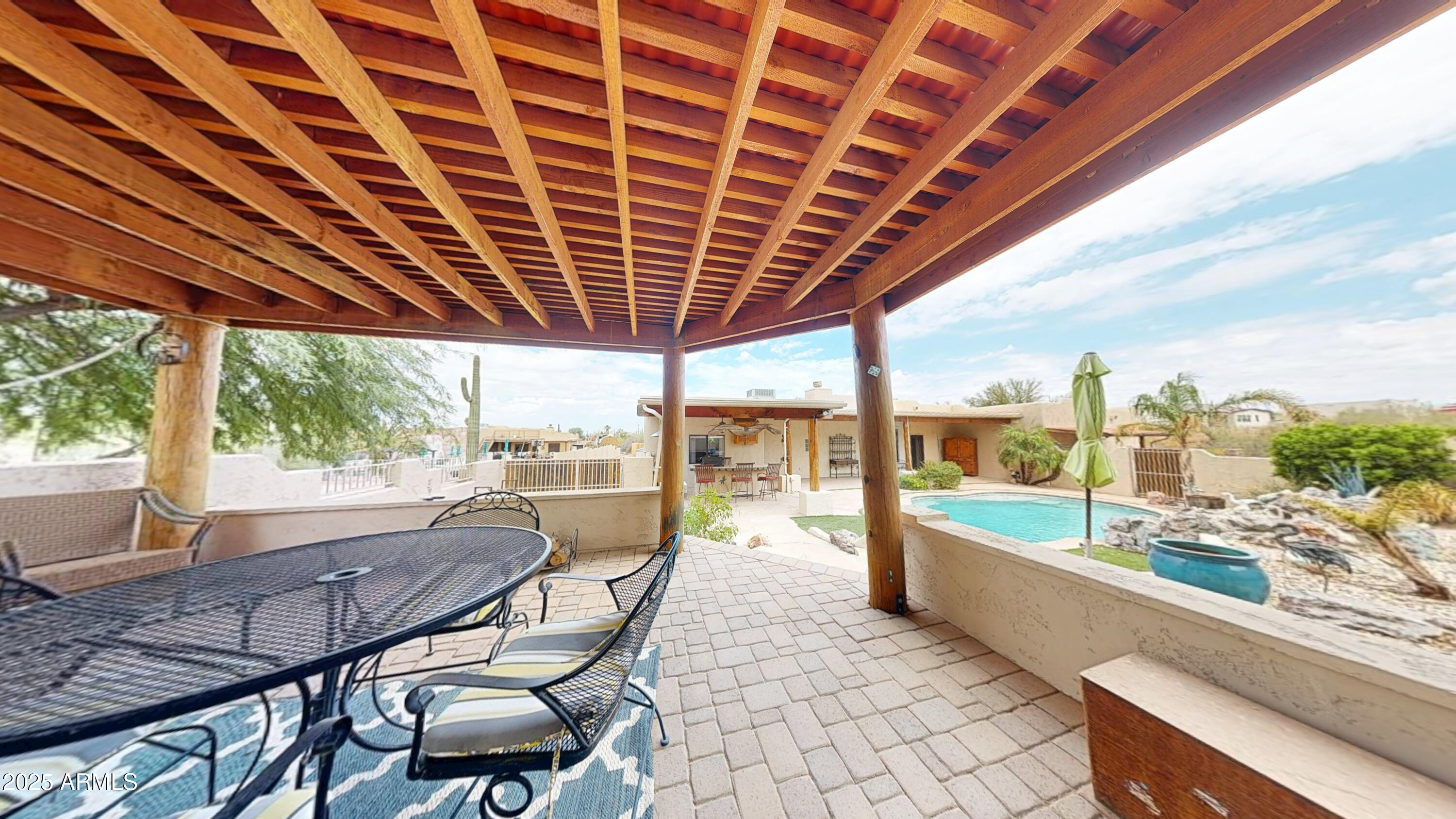 463 N MOUNTAIN VIEW Road