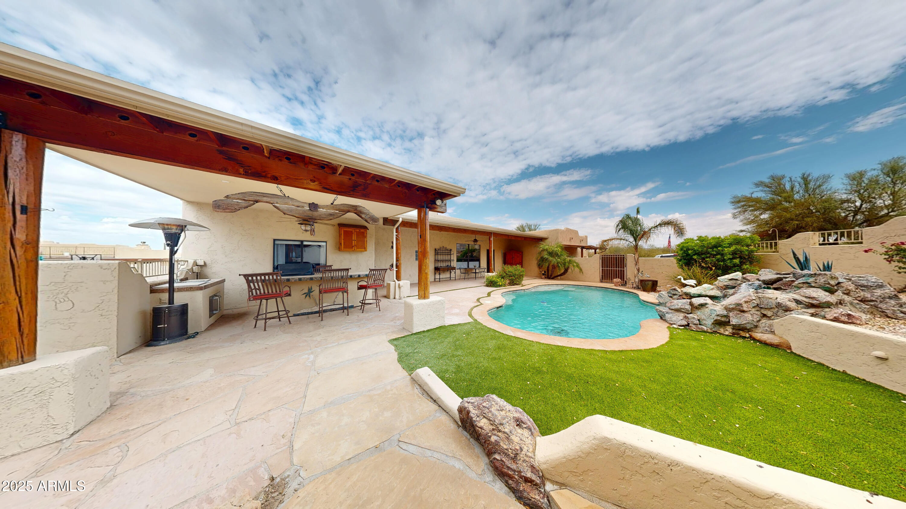 463 N MOUNTAIN VIEW Road