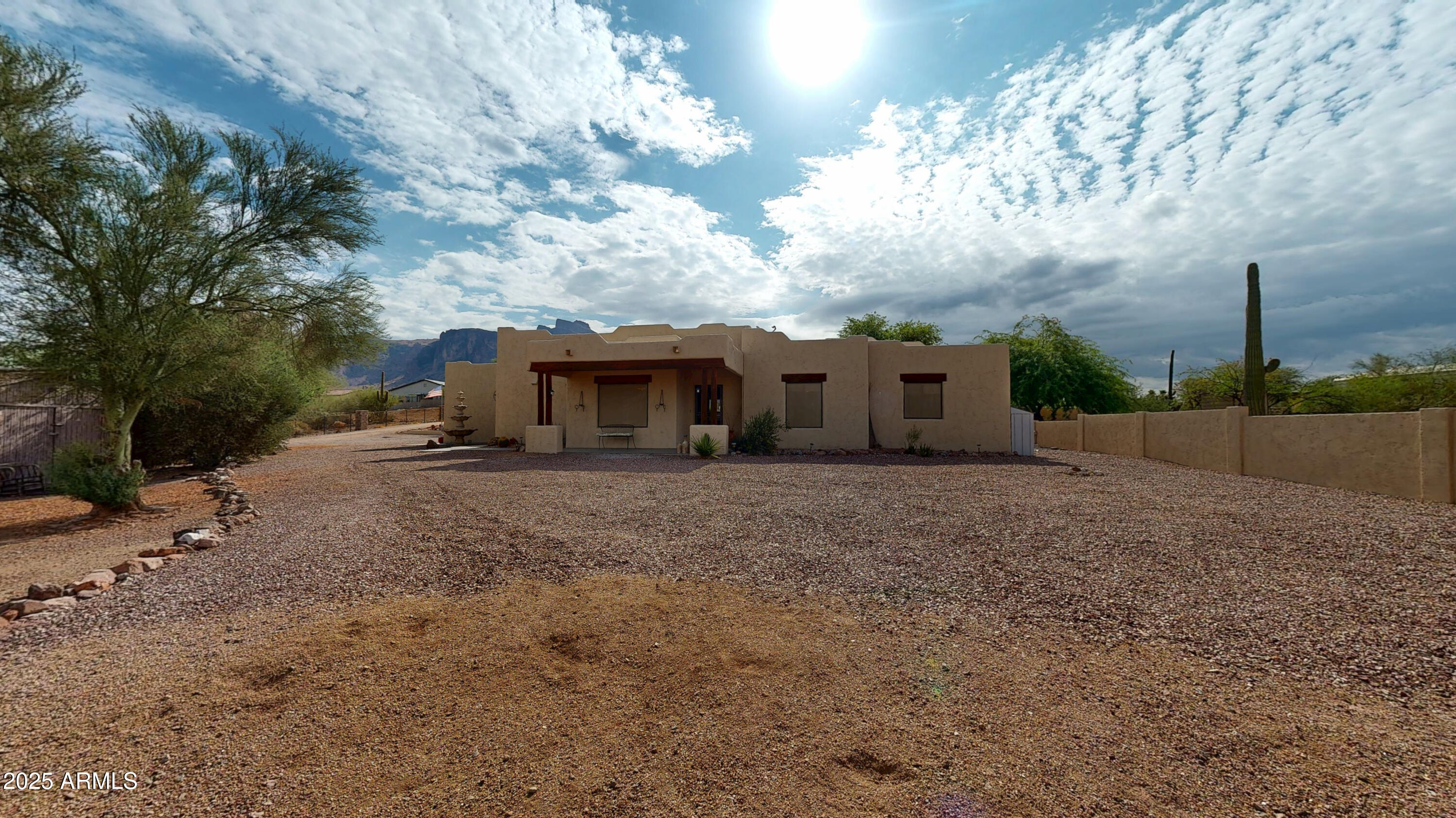 463 N MOUNTAIN VIEW Road