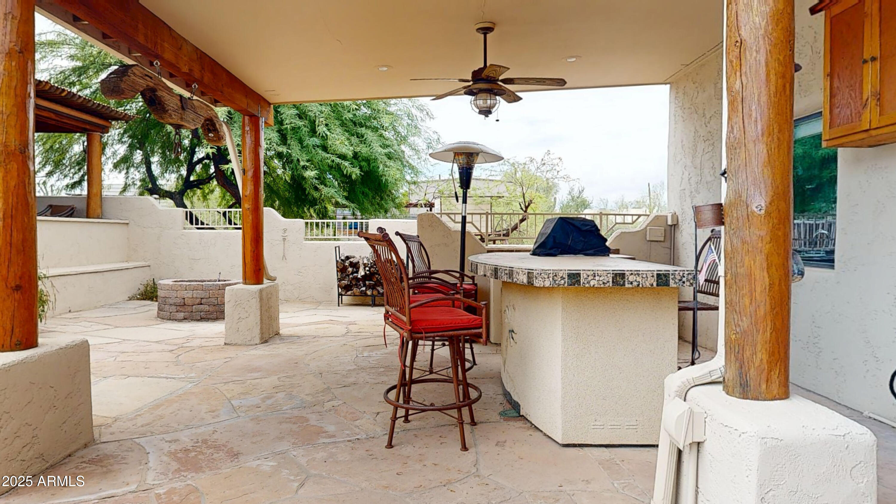 463 N MOUNTAIN VIEW Road