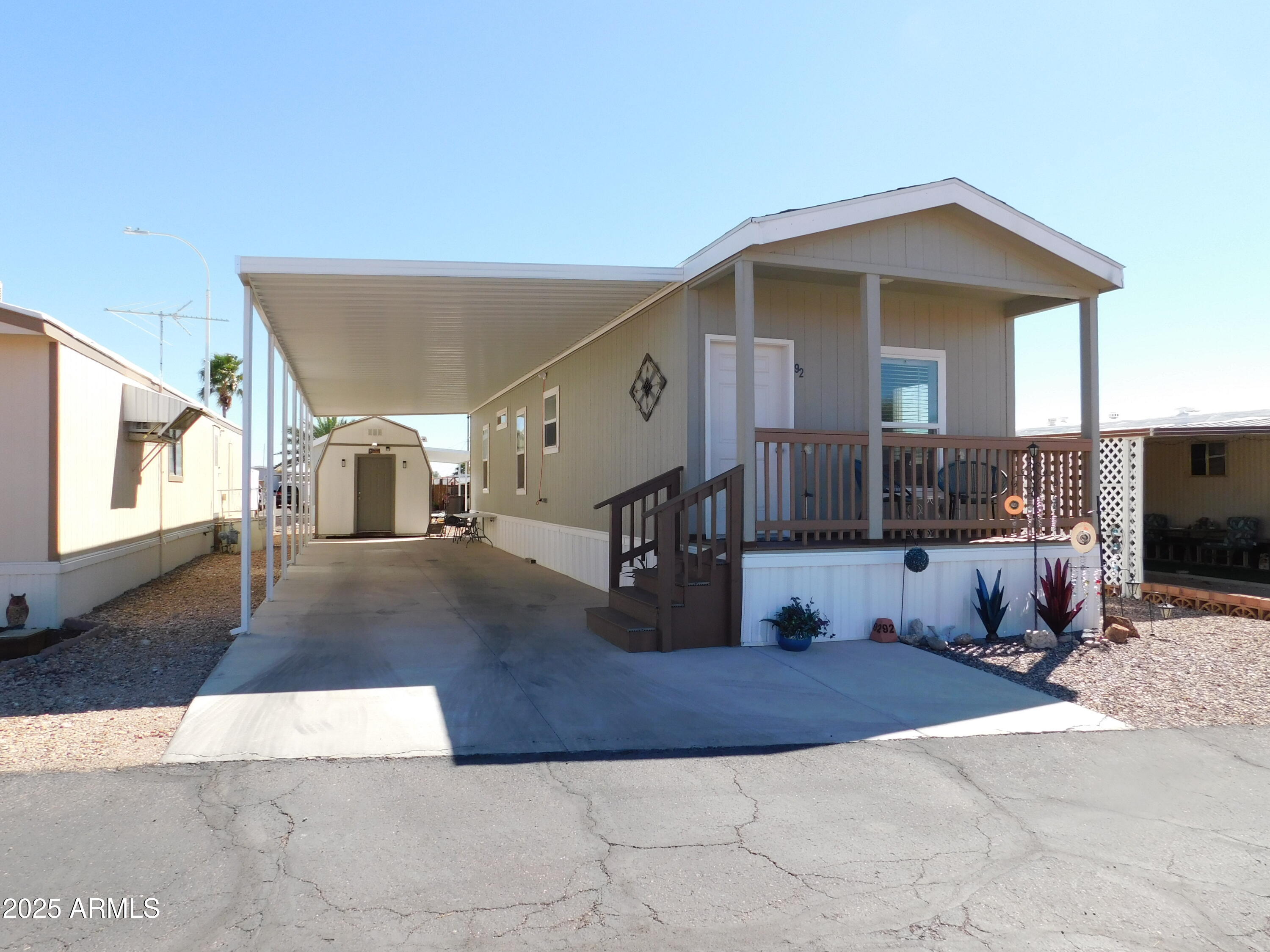 925 N Plaza Drive, 92