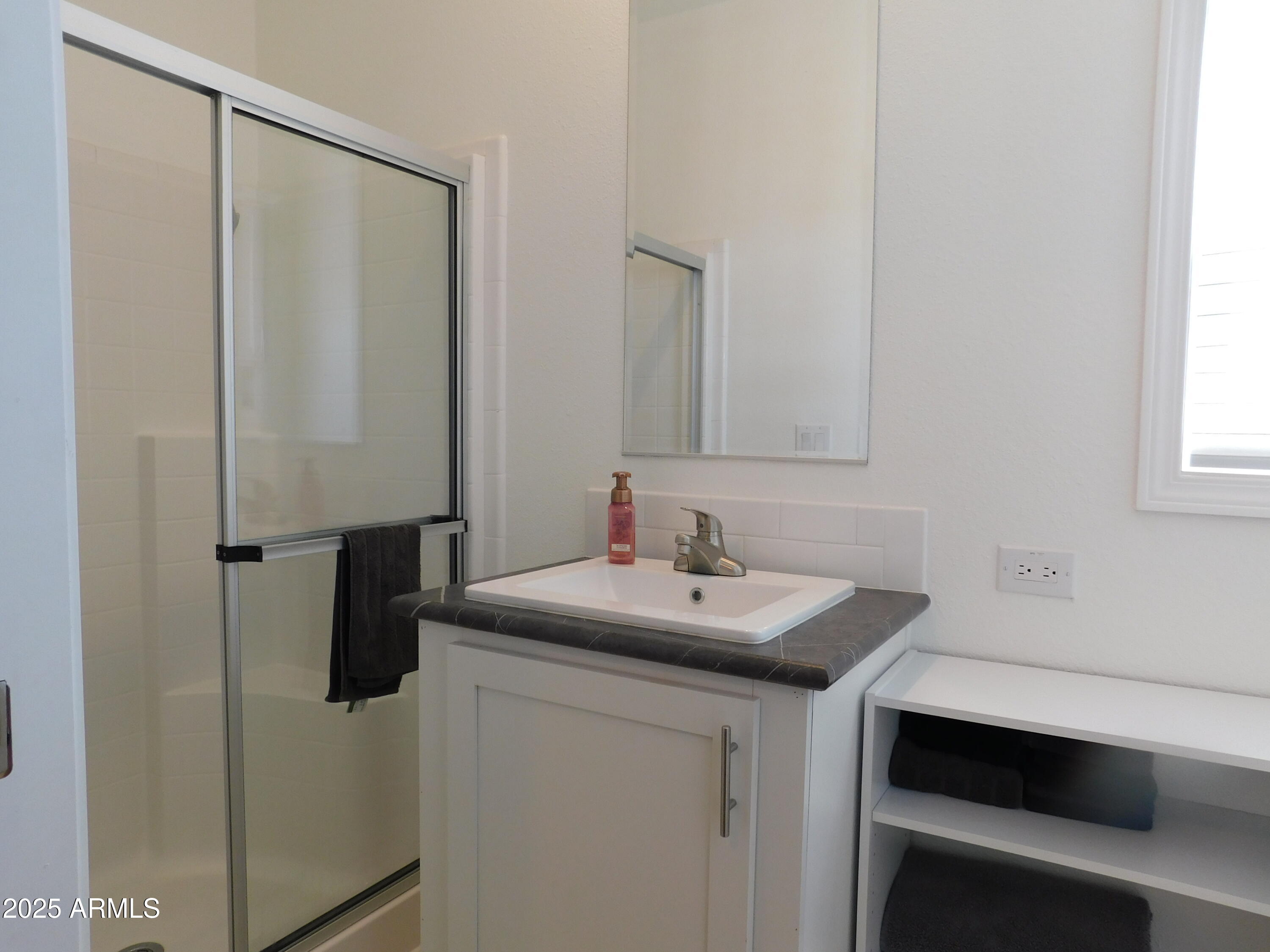 925 N Plaza Drive, 92