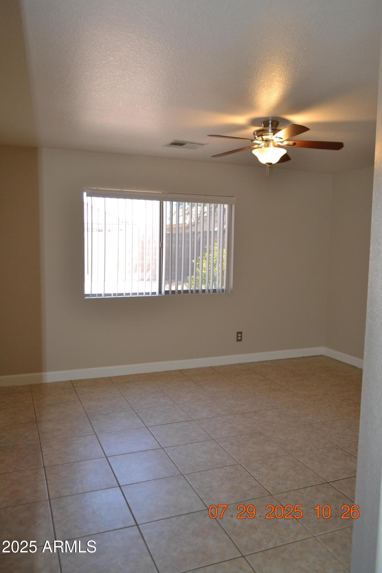 1050 E SANTA CRUZ Lane