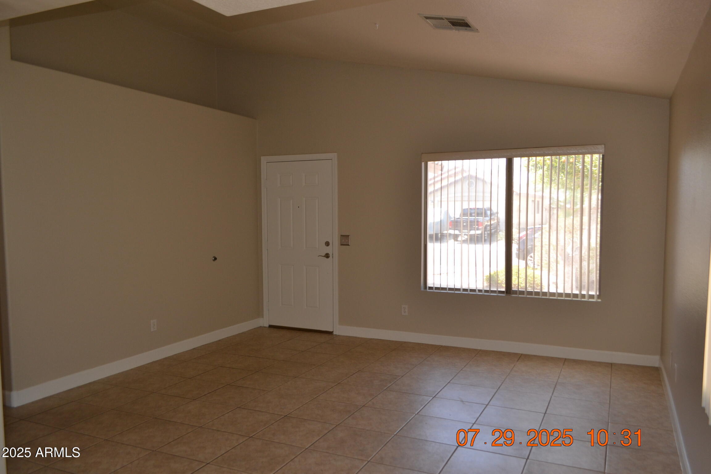 1050 E SANTA CRUZ Lane
