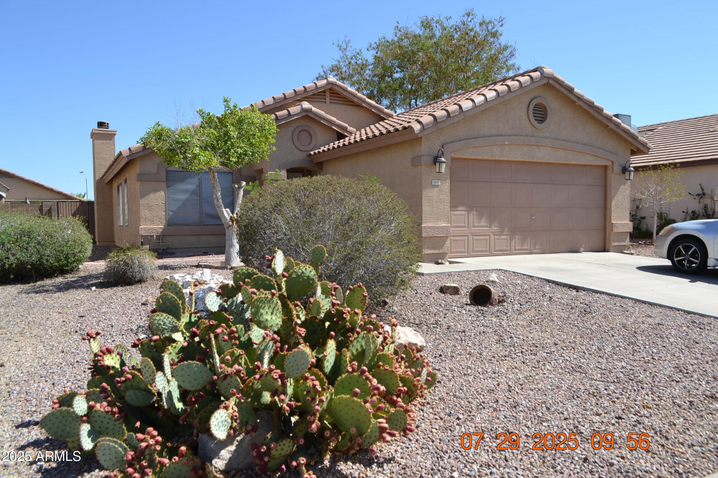 1050 E SANTA CRUZ Lane