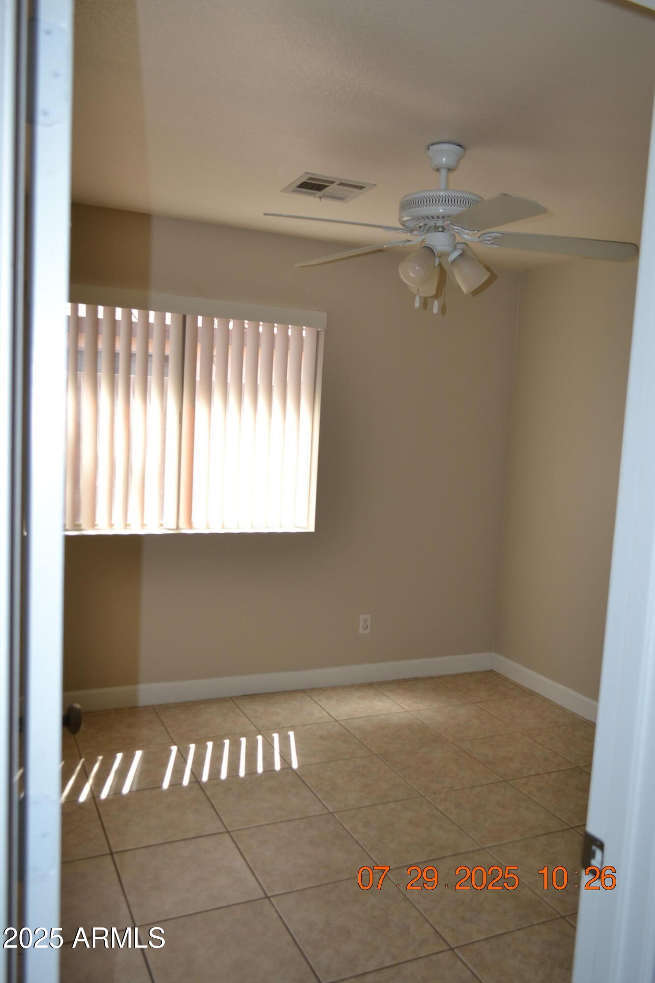 1050 E SANTA CRUZ Lane