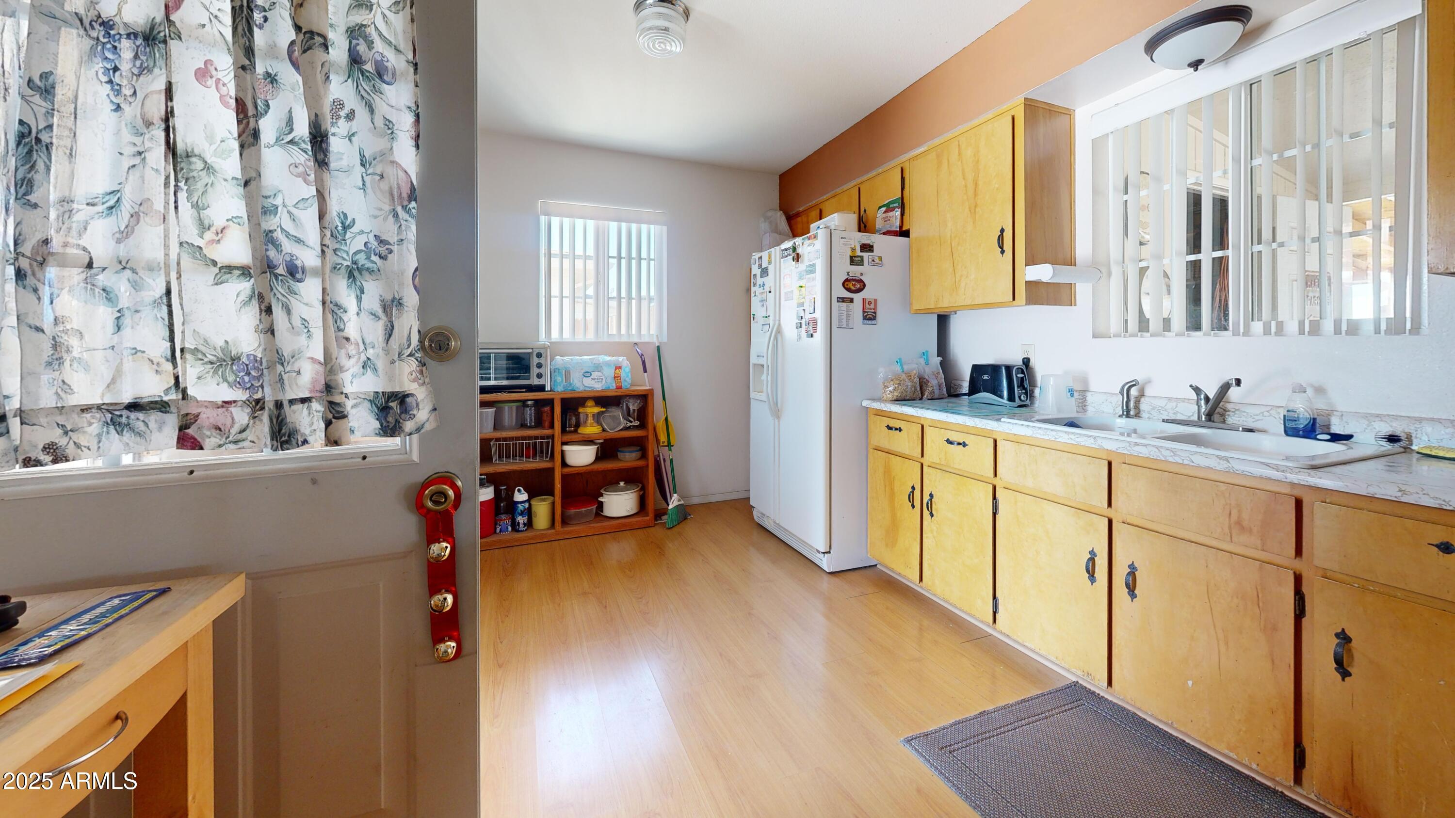 1432 S LAWTHER Drive