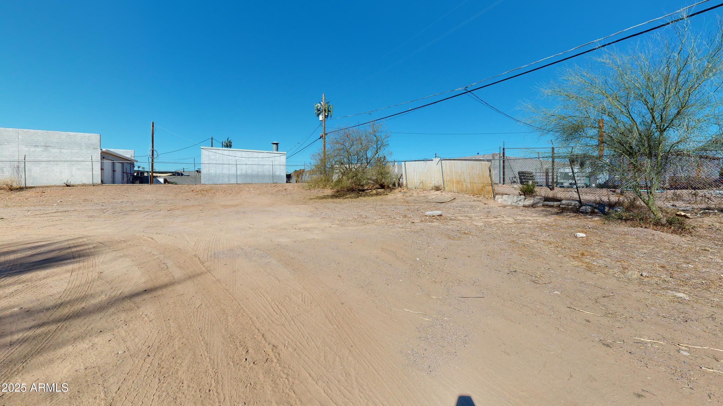 1474 E 18TH Avenue, 33