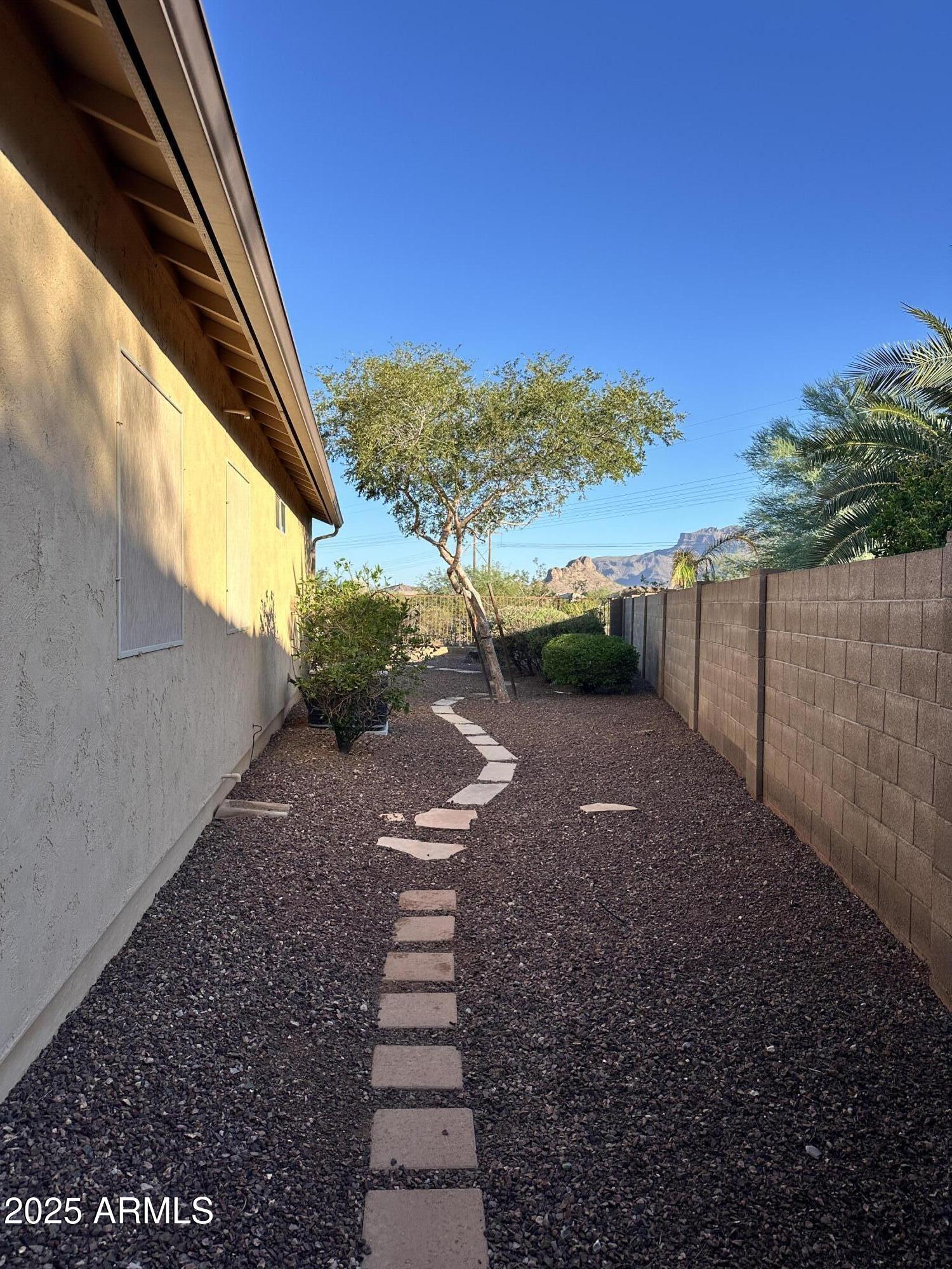 10372 E MEANDERING TRAIL Lane