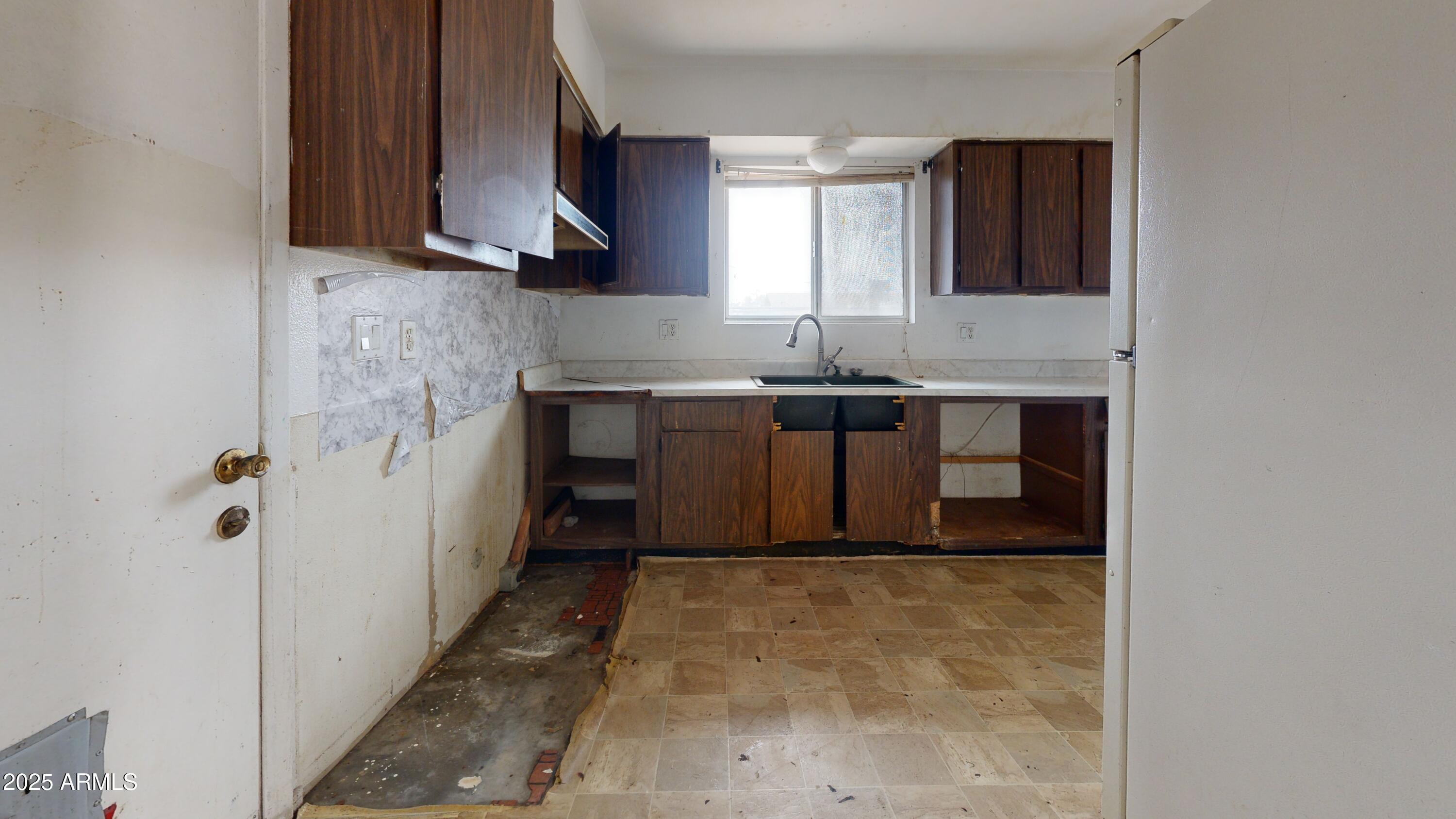 2351 S ROYAL PALM Road