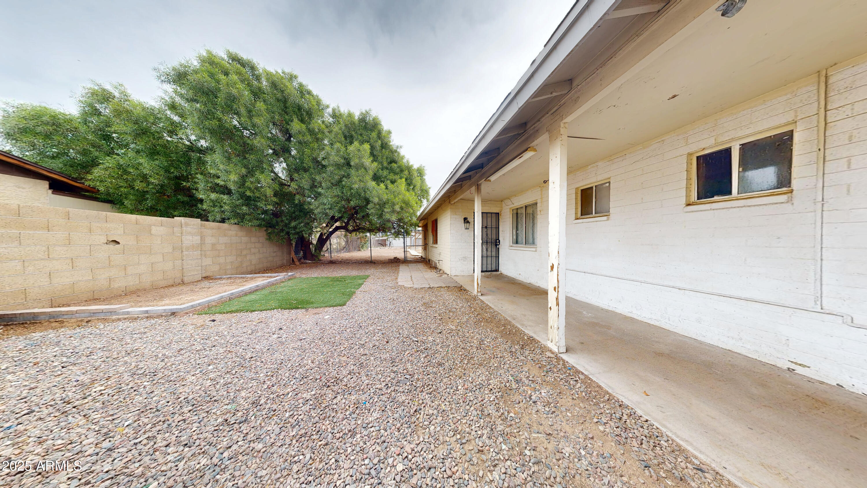 2351 S ROYAL PALM Road