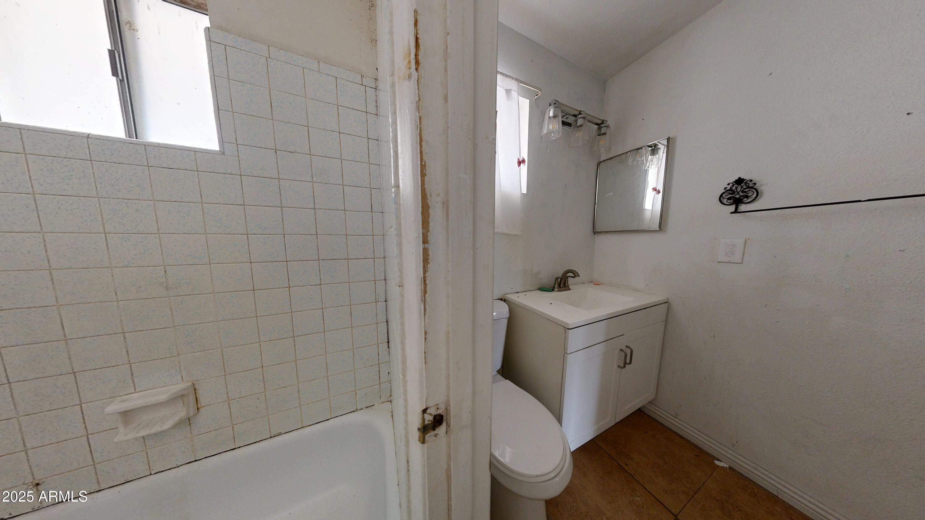 2351 S ROYAL PALM Road