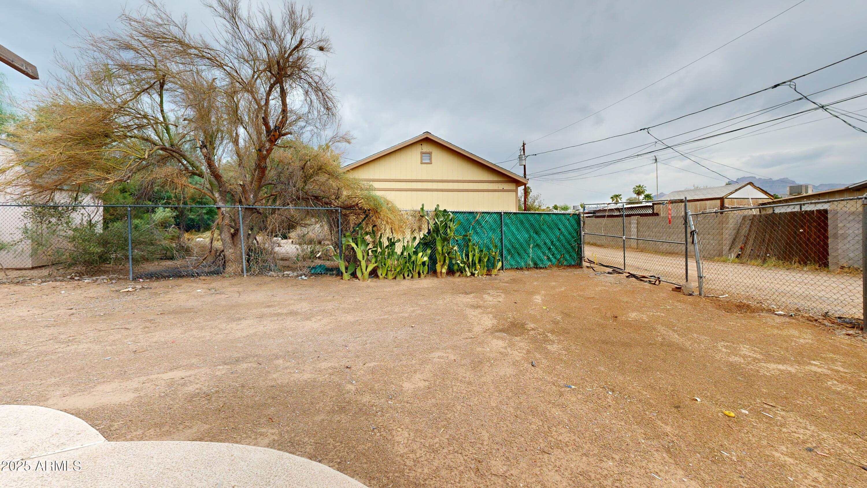 2351 S ROYAL PALM Road