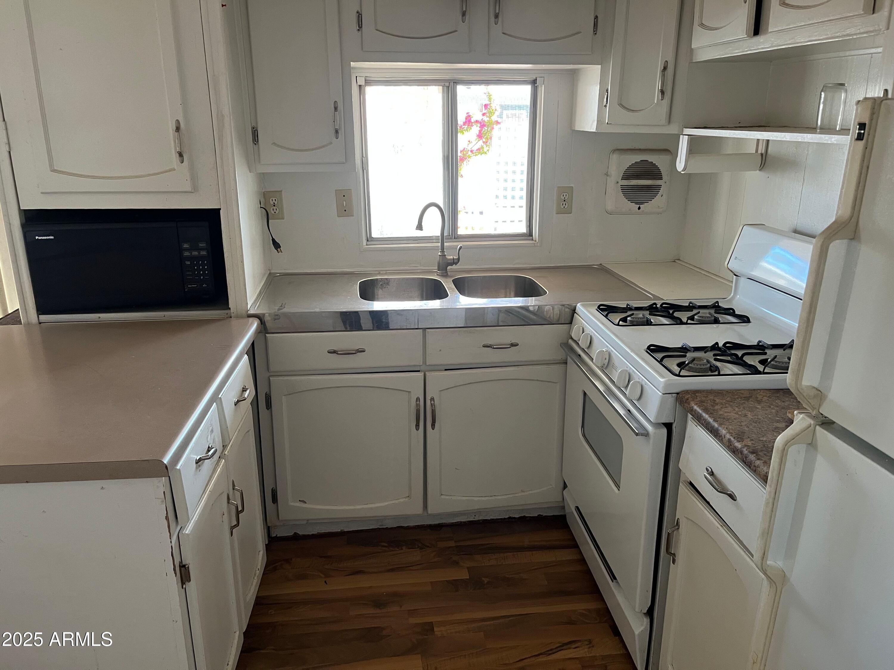 11100 E Apache Trail, 30