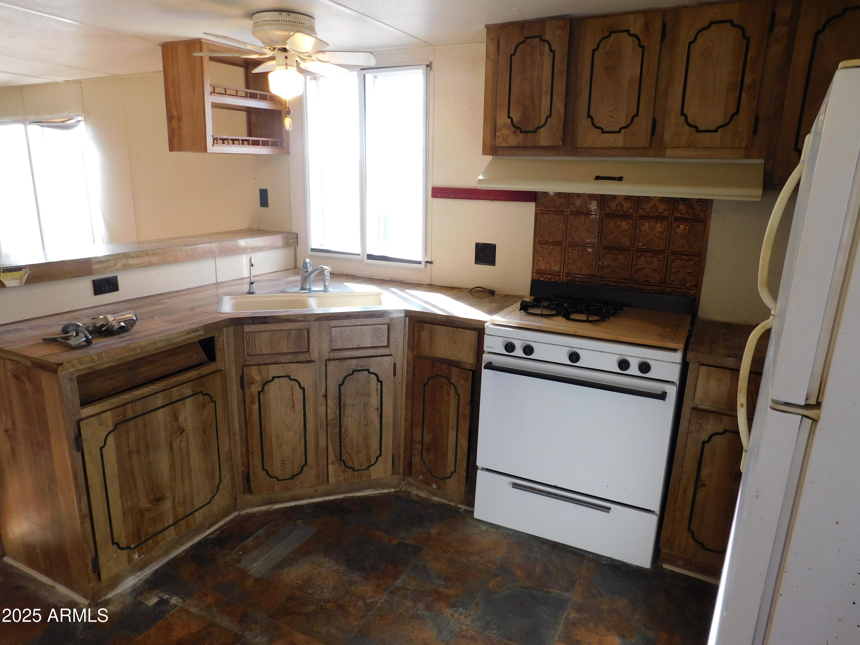 925 N Plaza Drive 32