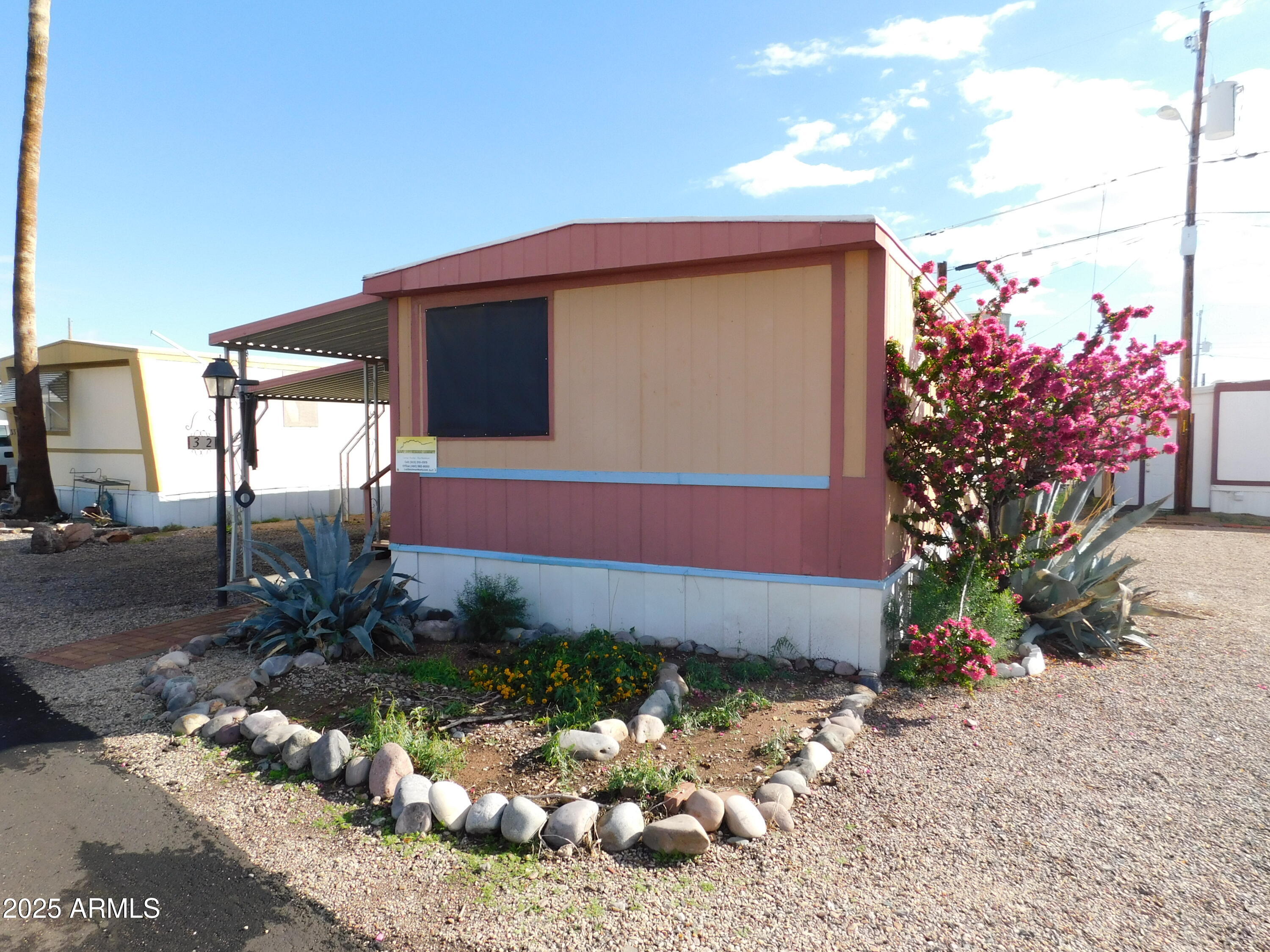 925 N Plaza Drive 32