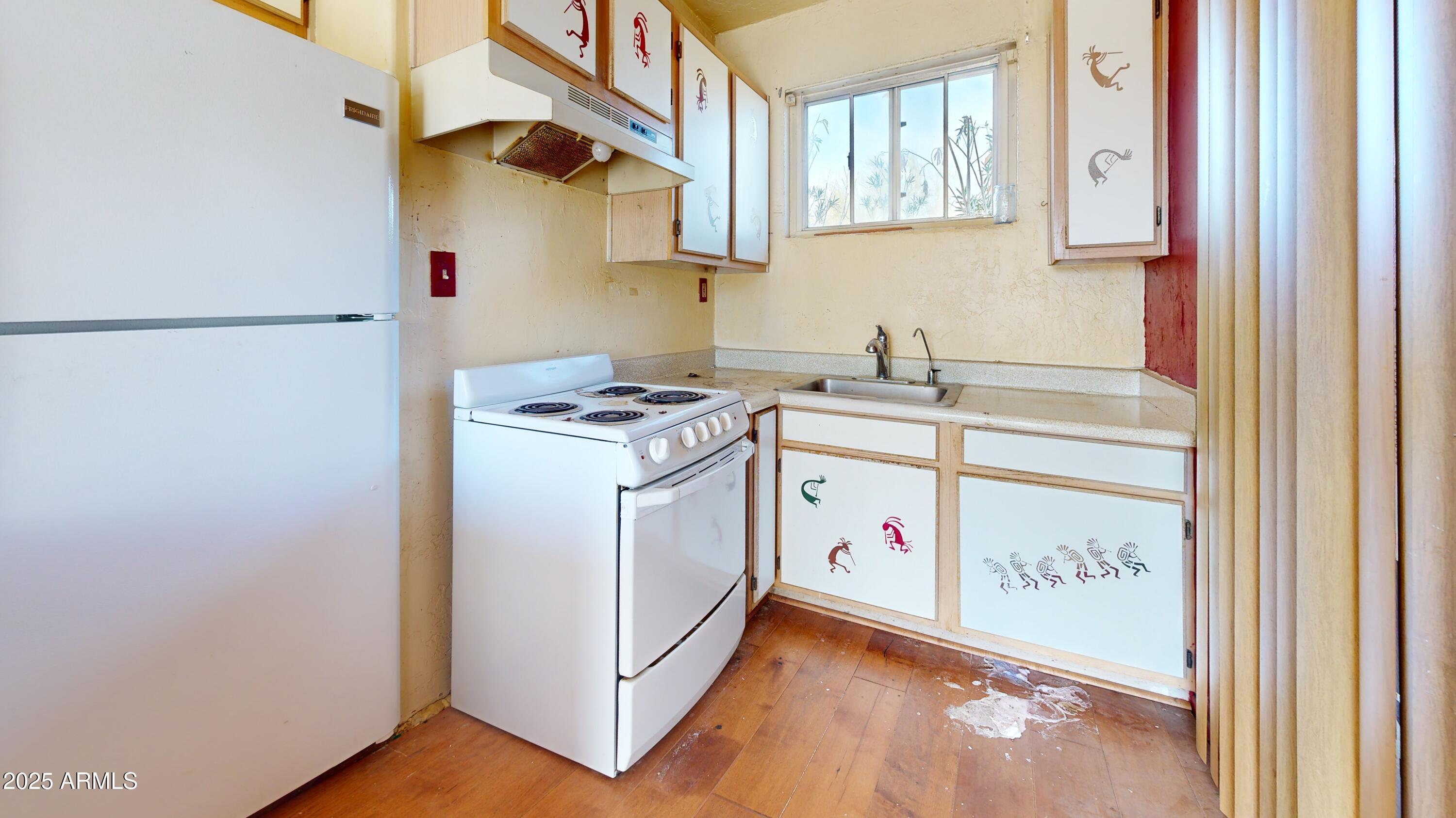 4671 E GREASEWOOD Street