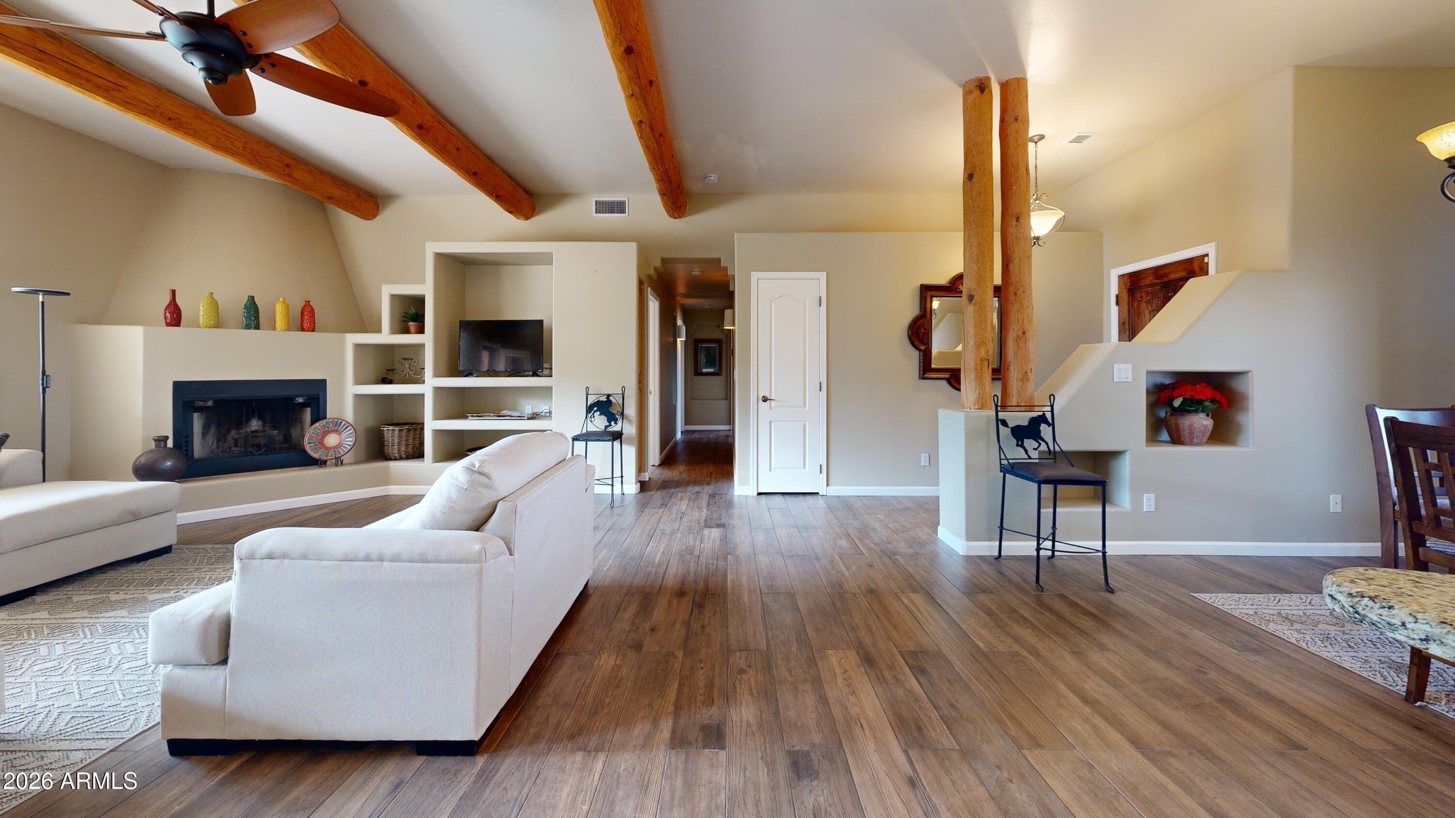 463 N MOUNTAIN VIEW Road