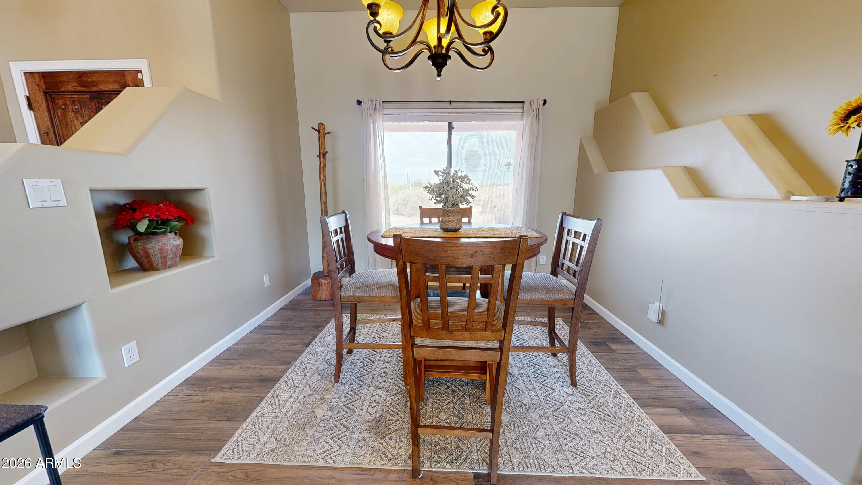 463 N MOUNTAIN VIEW Road