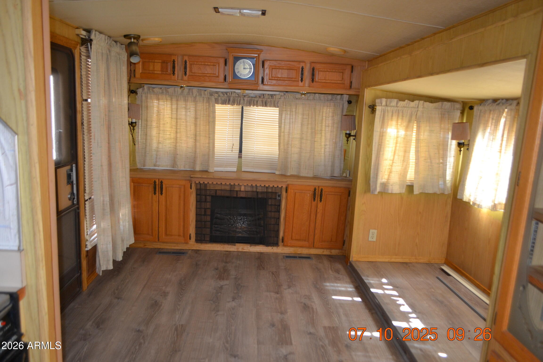 677 S WARNER Drive 2