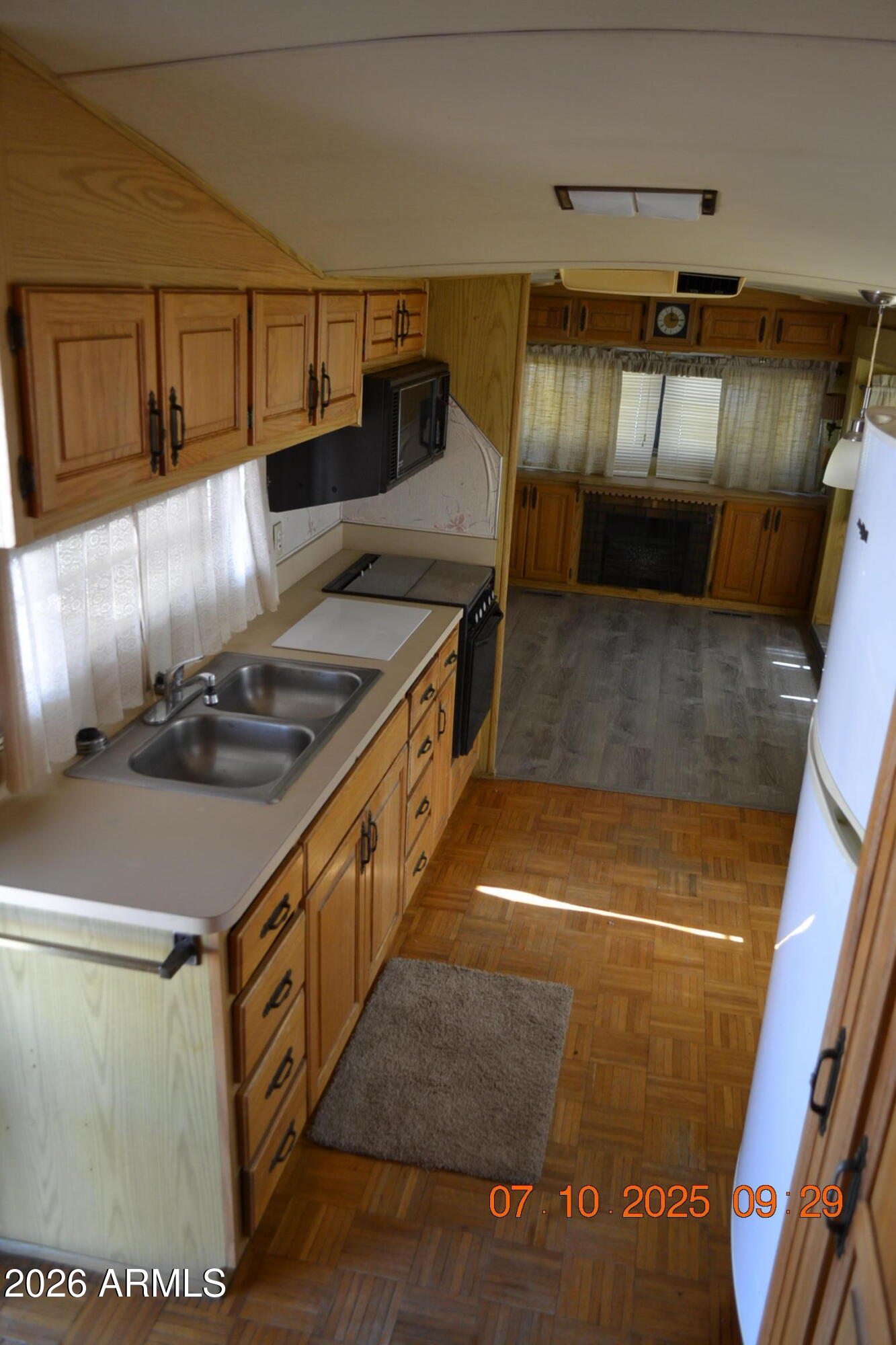 677 S WARNER Drive 2