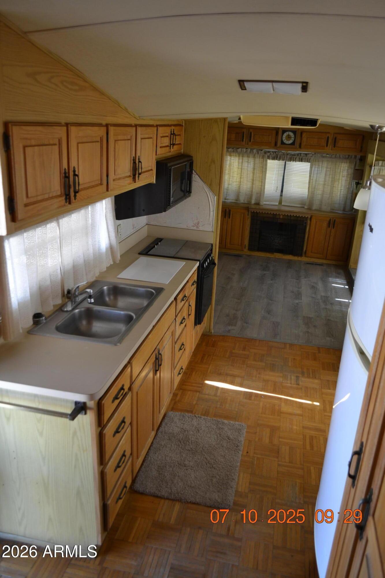 677 S WARNER Drive 2