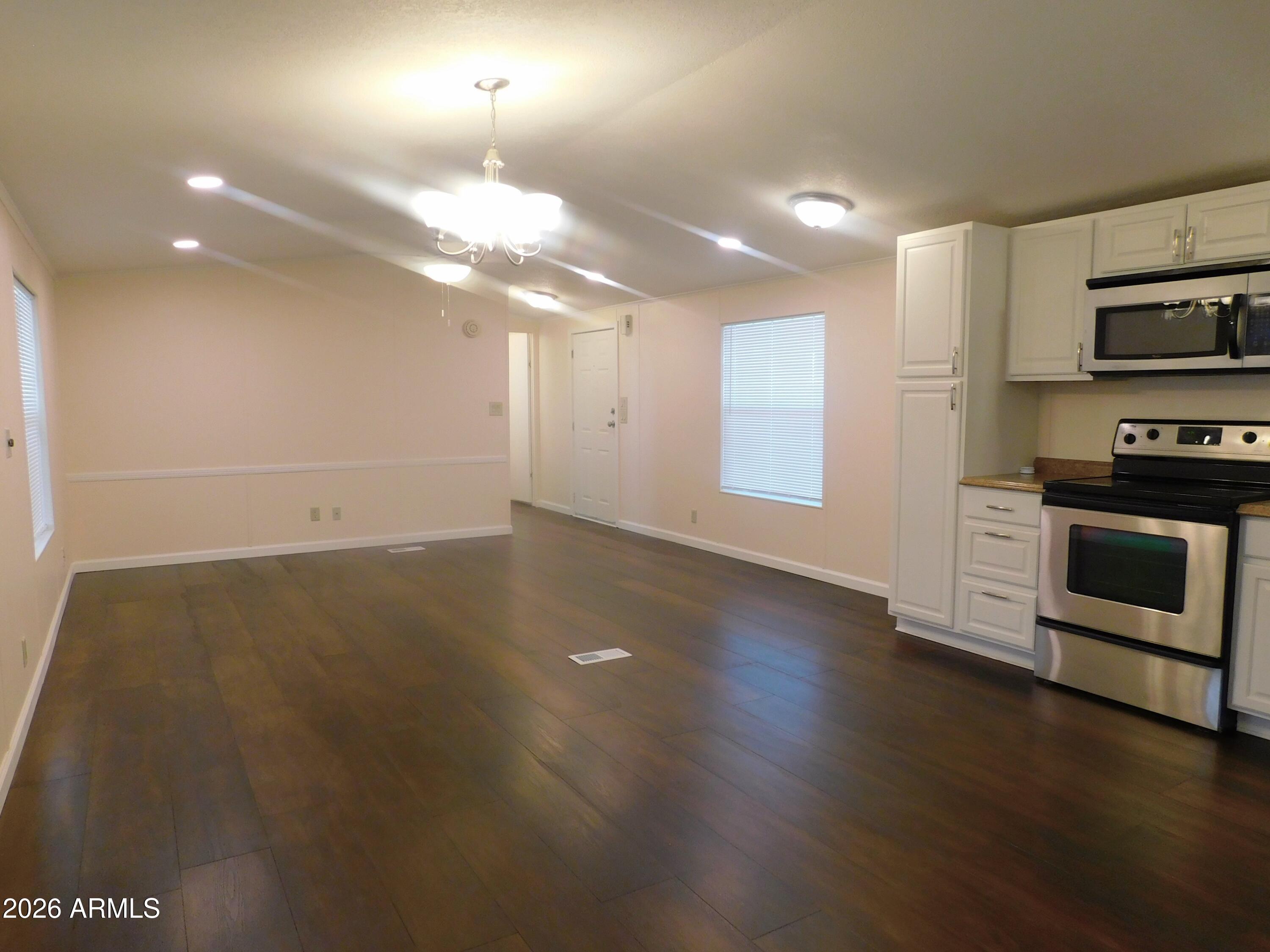 980 E Broadway Avenue 13