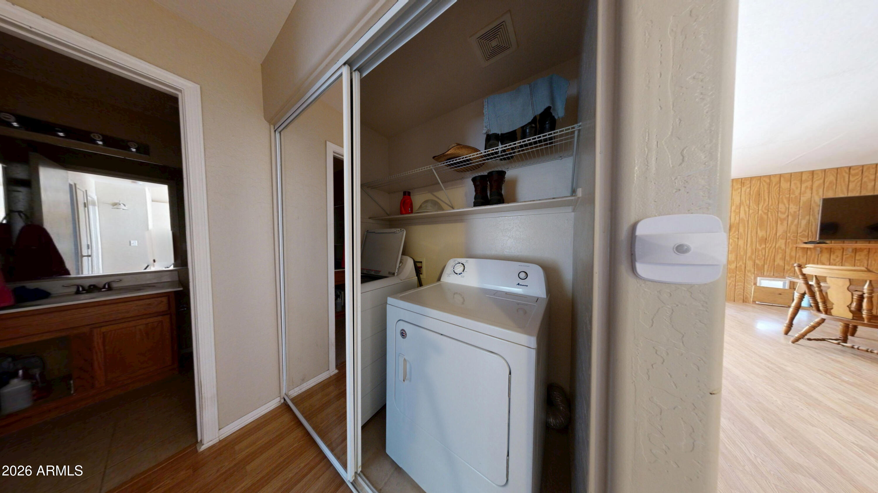 1727 S CARDINAL Drive