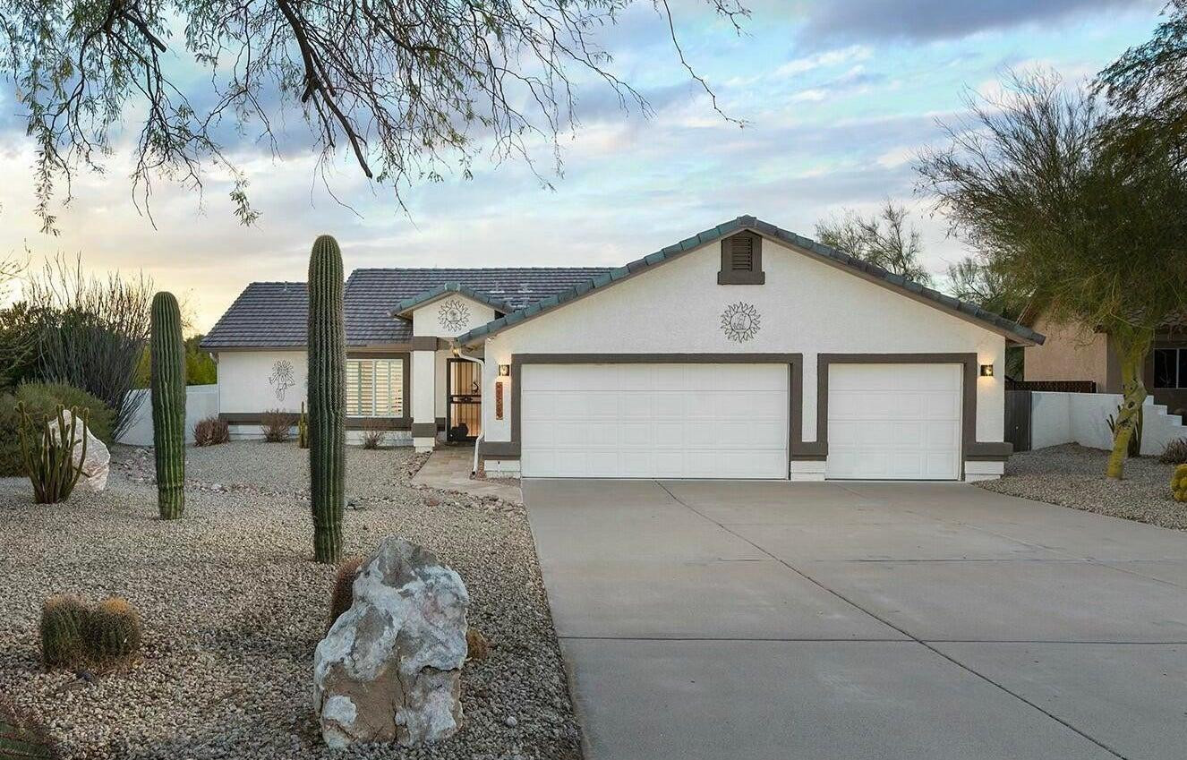 9546 E Anasazi Place