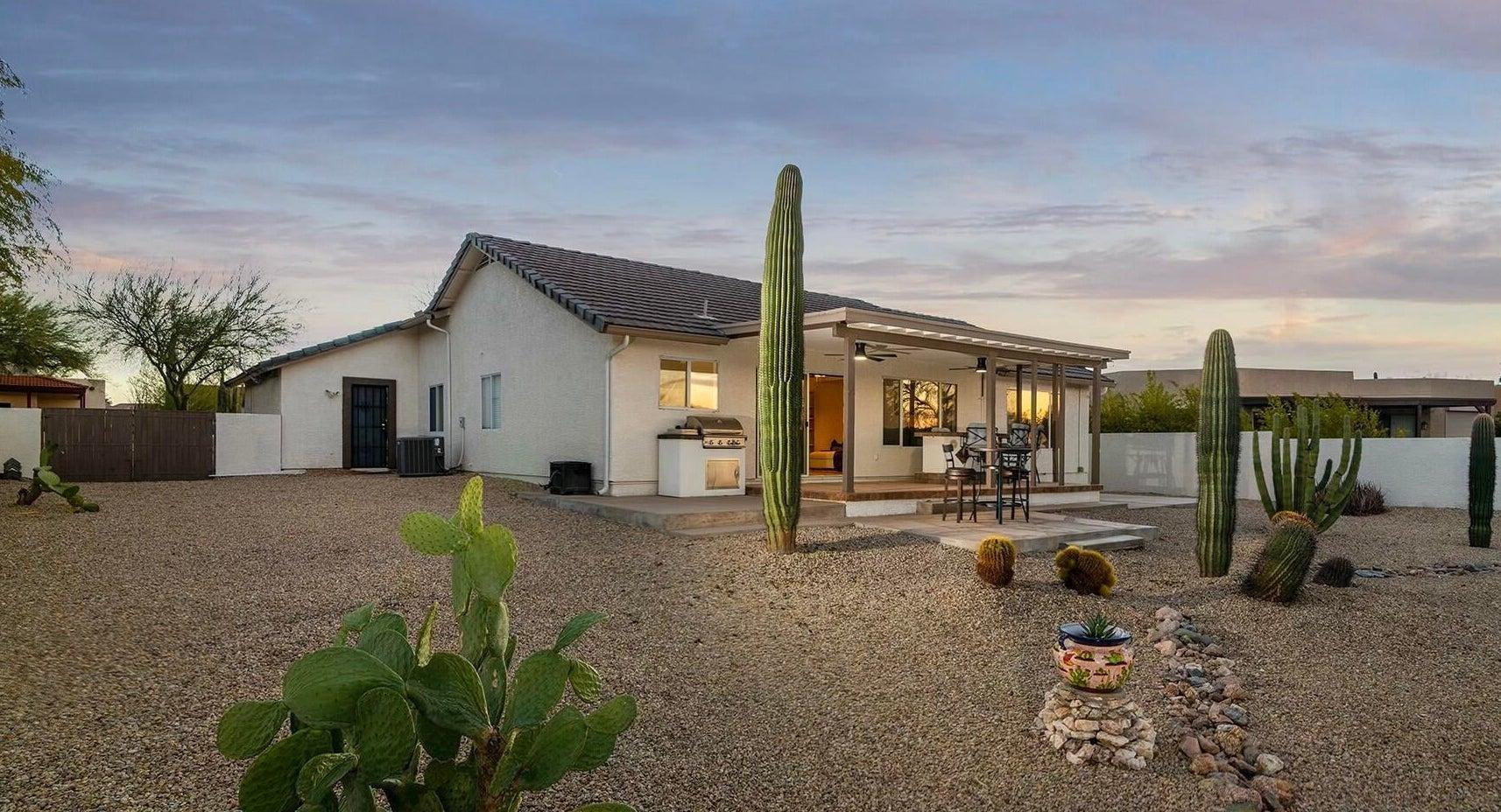 9546 E Anasazi Place