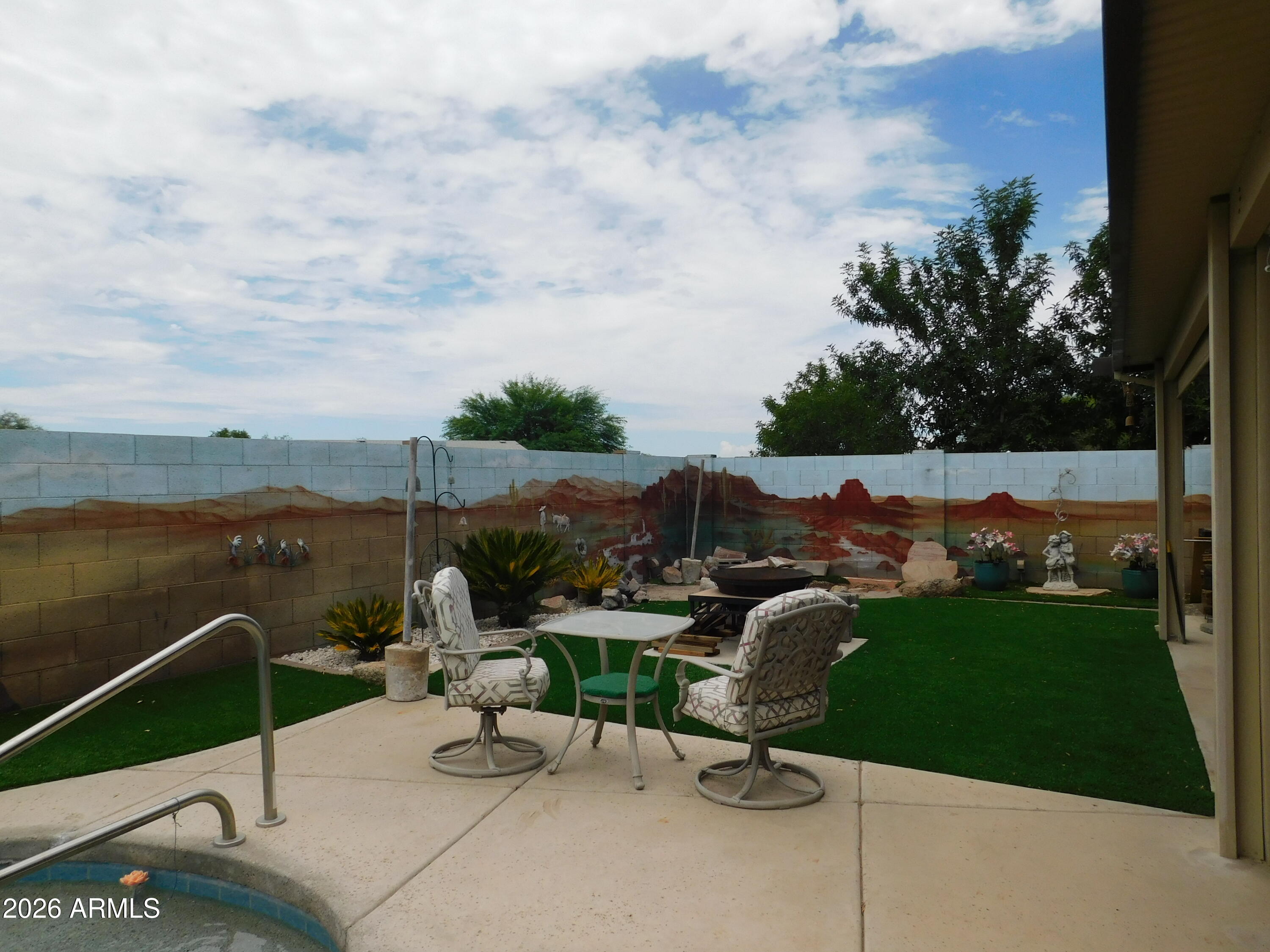 41048 N VINE Avenue
