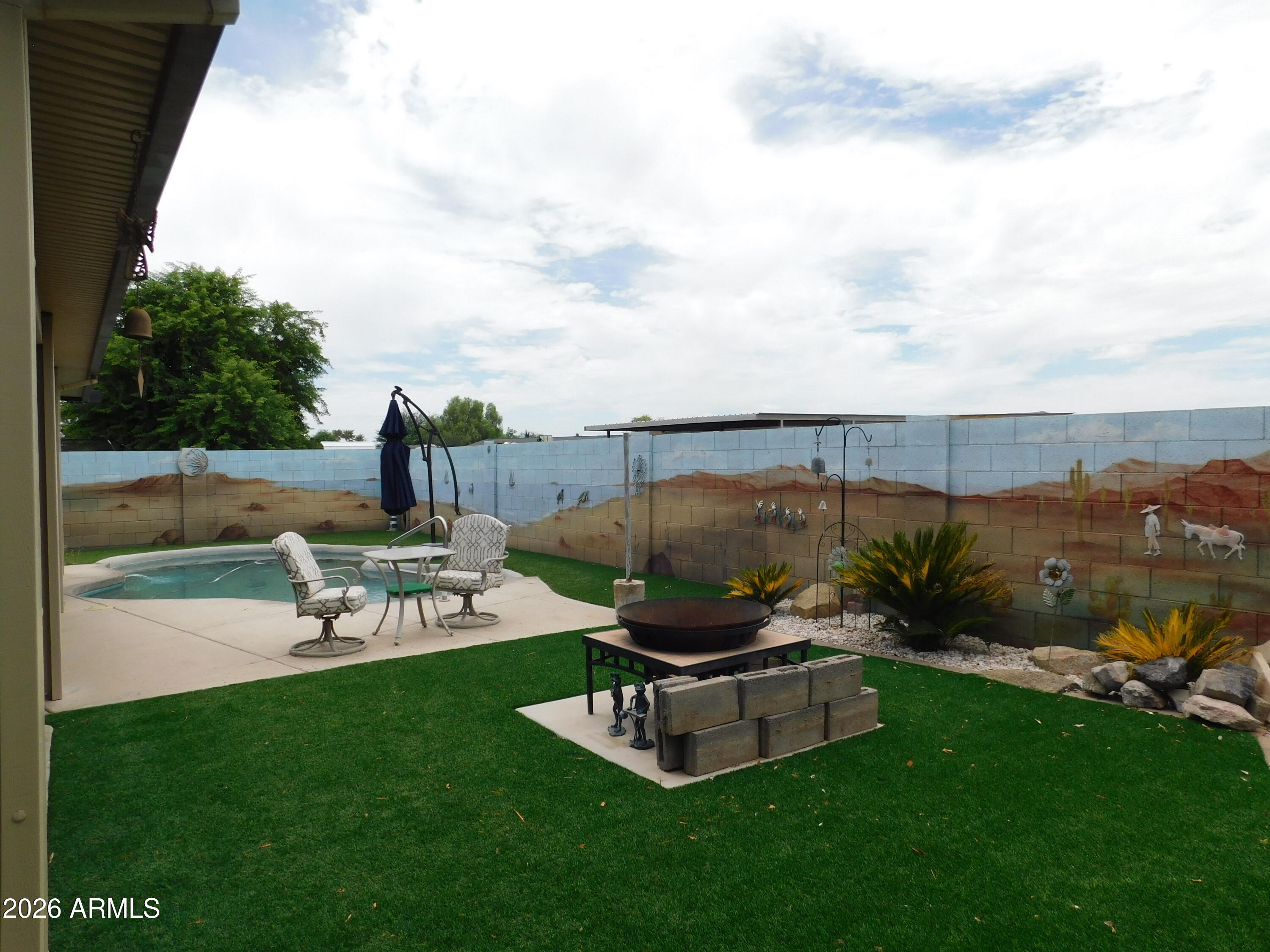 41048 N VINE Avenue