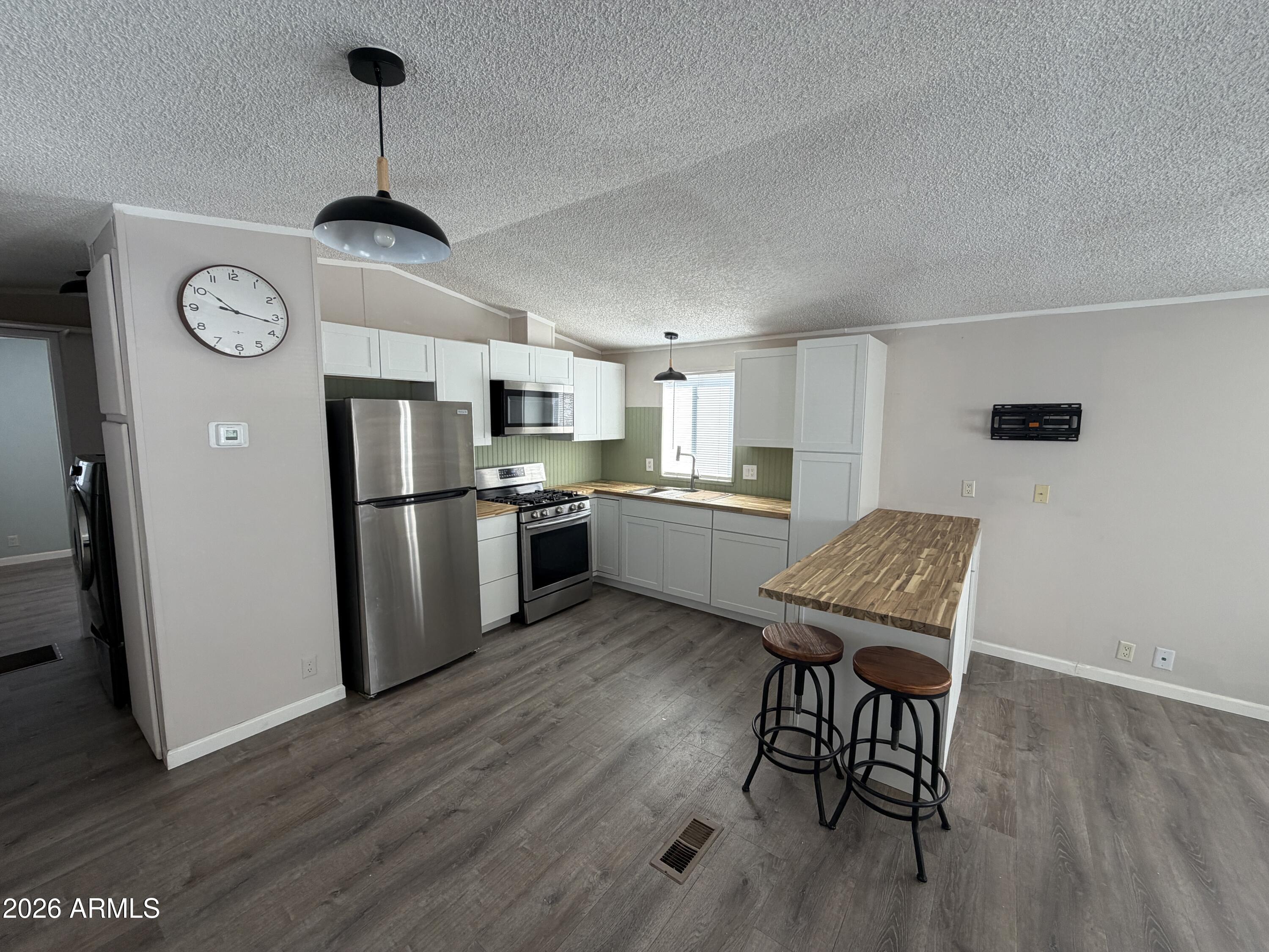 1804 W TEPEE Street 43