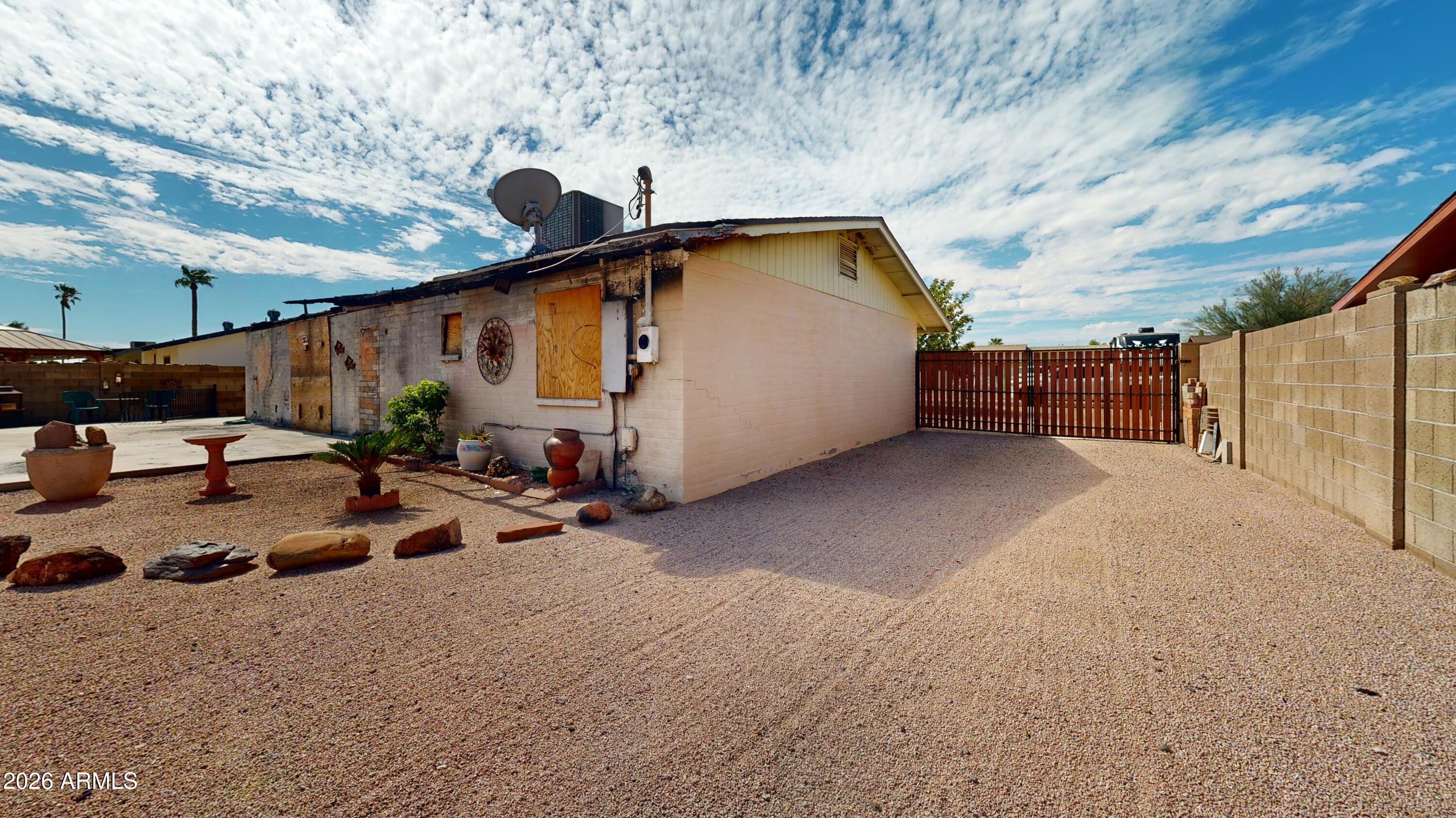 1347 S CACTUS Road