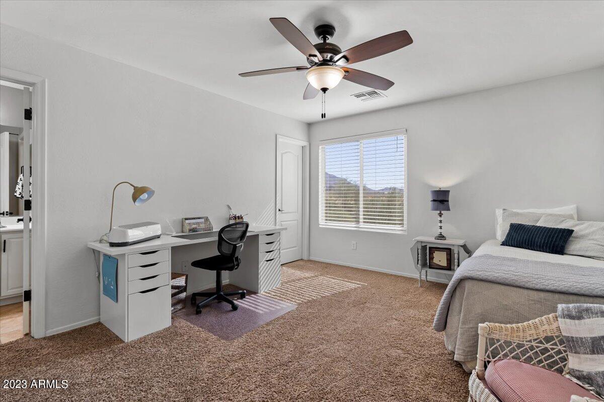 2087 E HAZELTINE Way