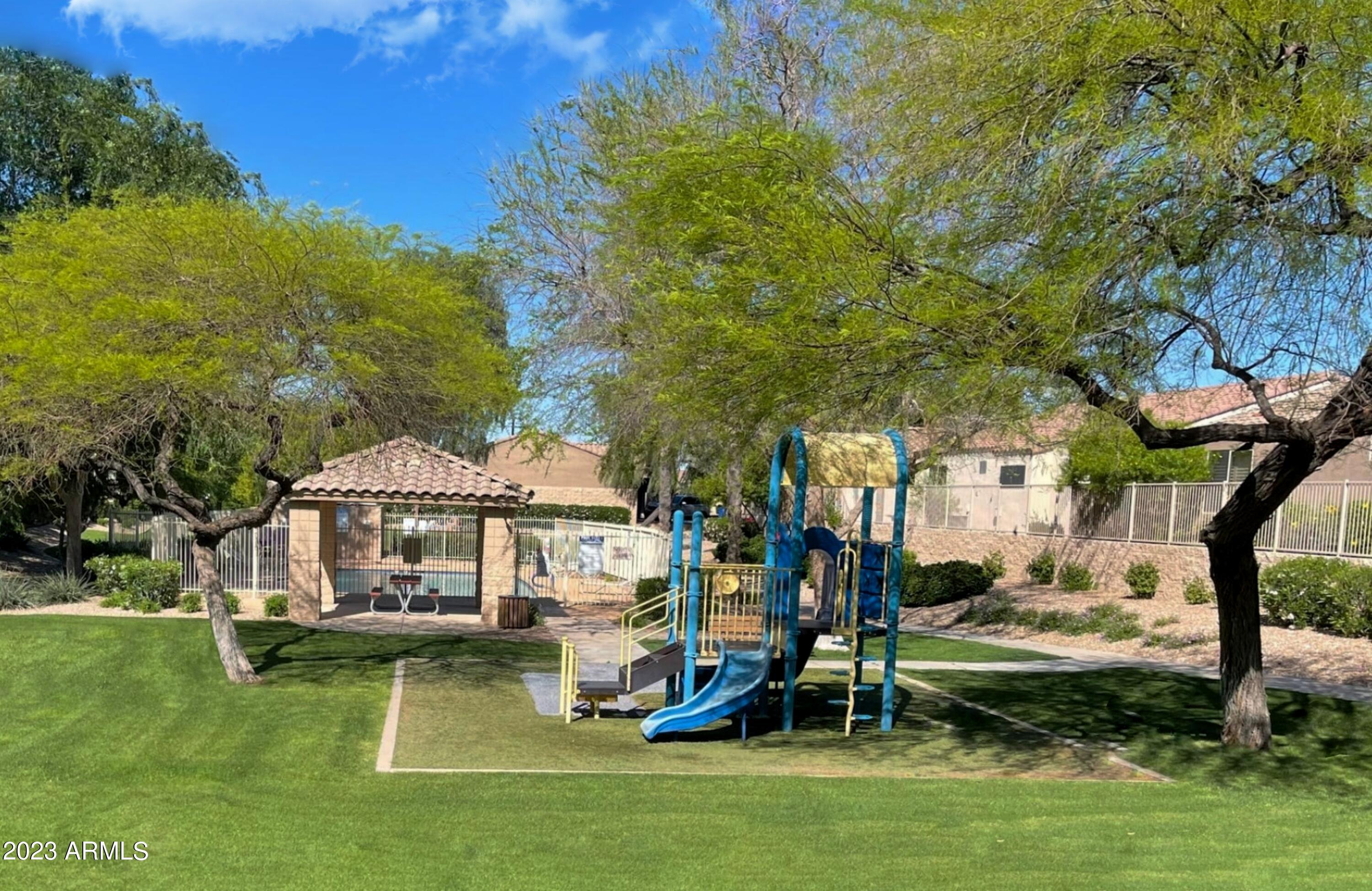 7065 E LINDNER Avenue