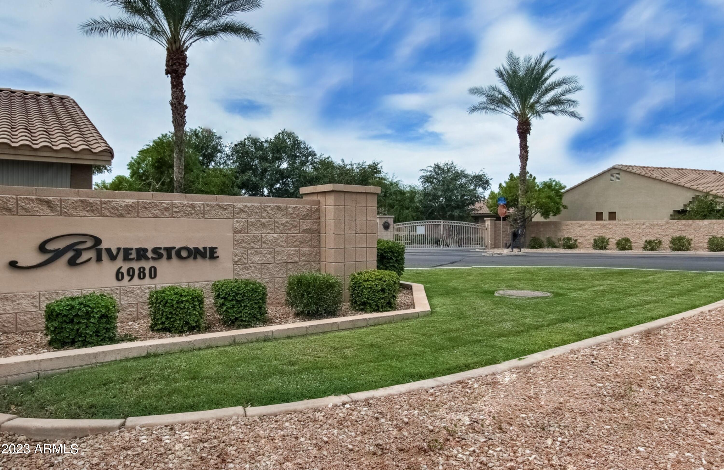 7065 E LINDNER Avenue