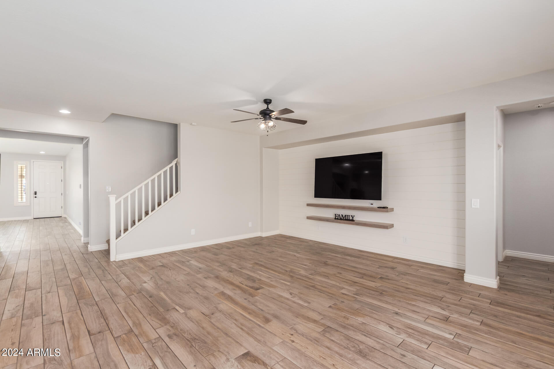 7963 S COLUMBUS Drive