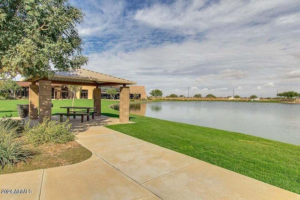 7963 S COLUMBUS Drive