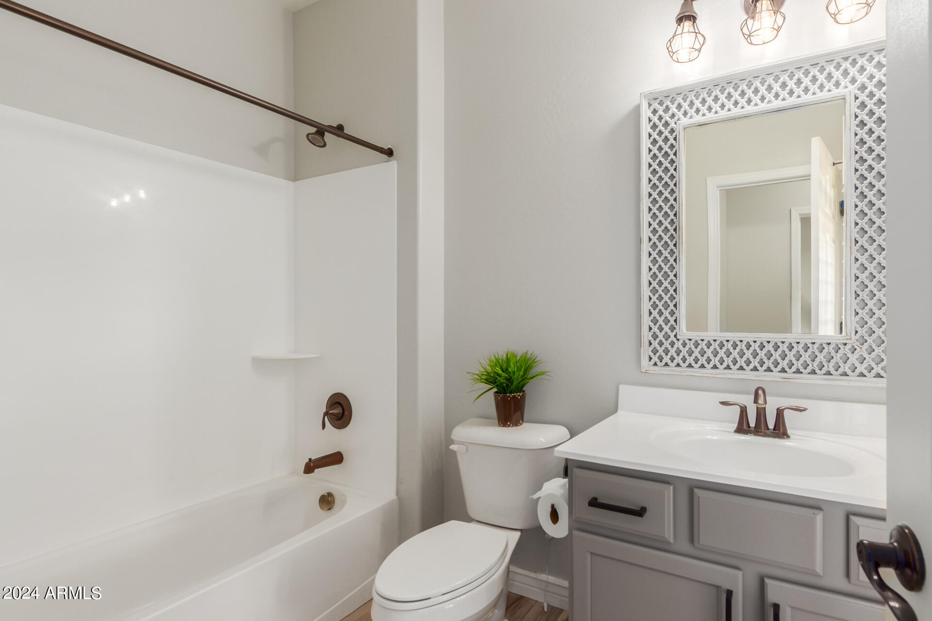 7963 S COLUMBUS Drive