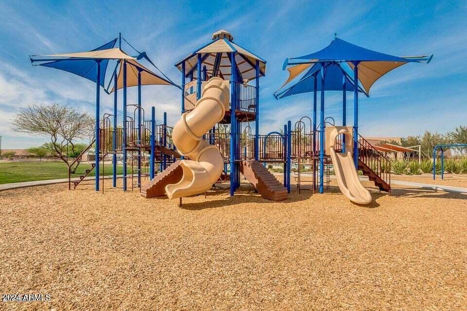 7963 S COLUMBUS Drive