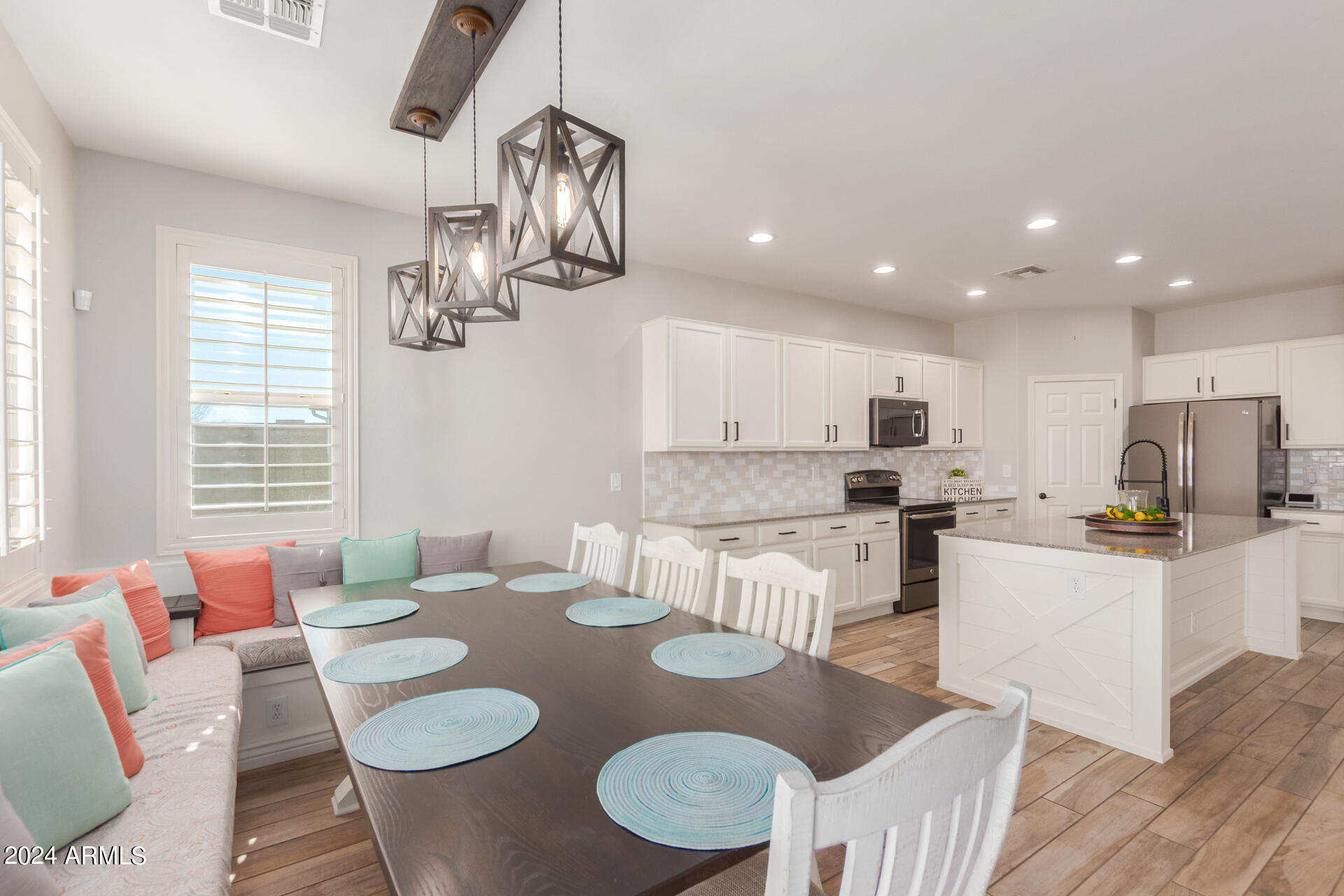 7963 S COLUMBUS Drive