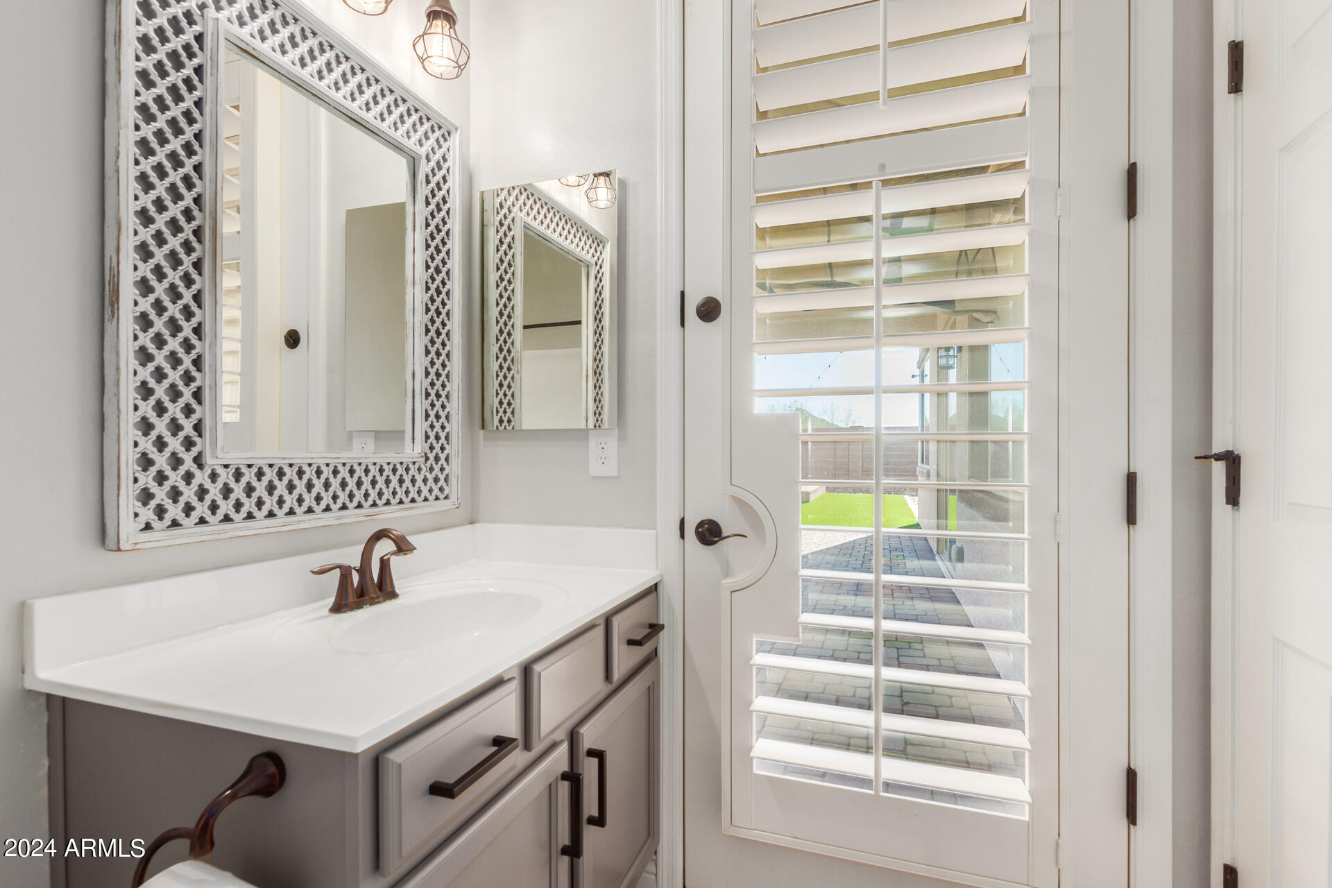 7963 S COLUMBUS Drive