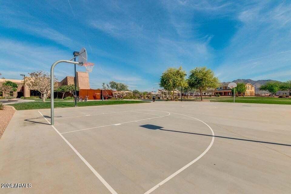 7963 S COLUMBUS Drive