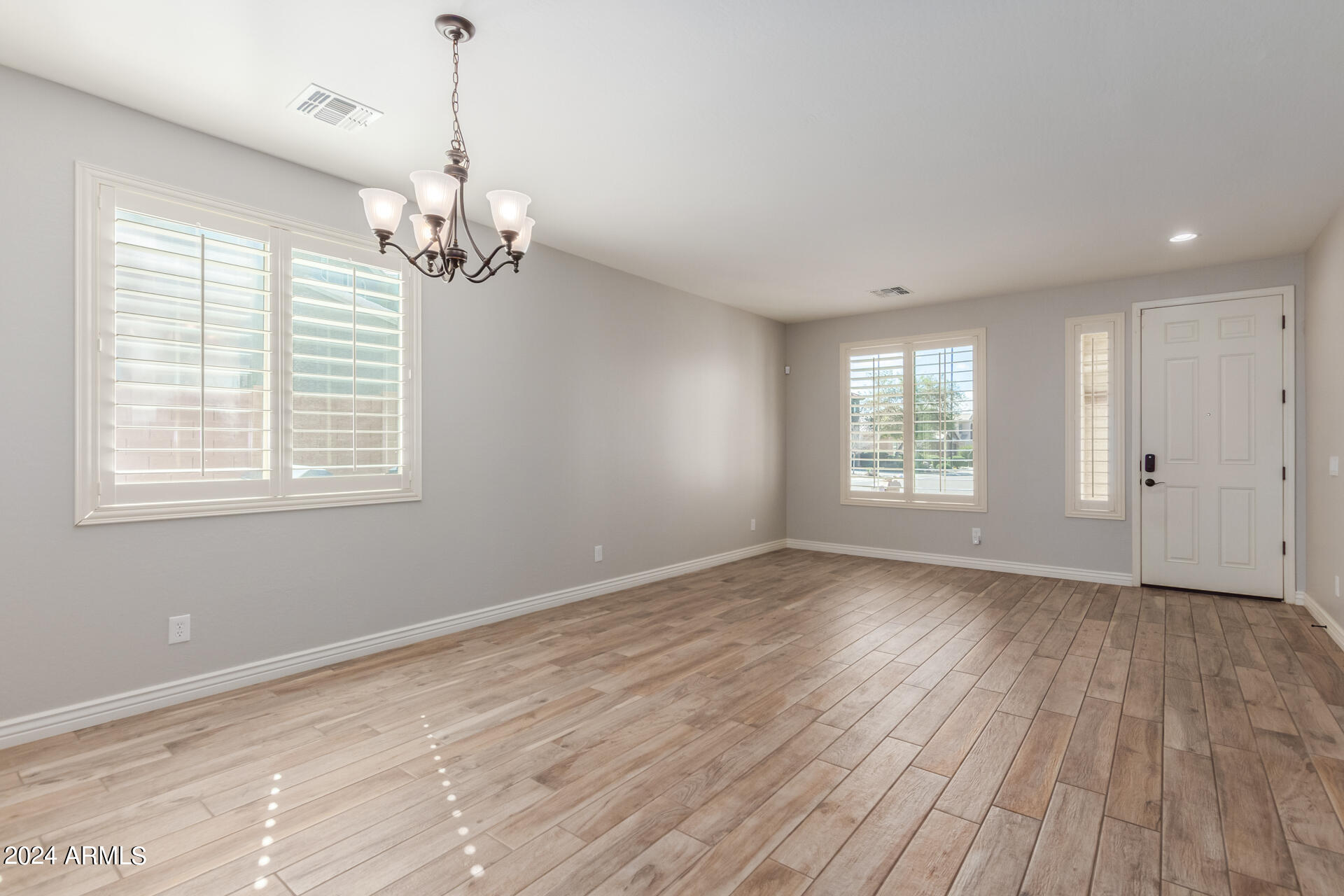 7963 S COLUMBUS Drive