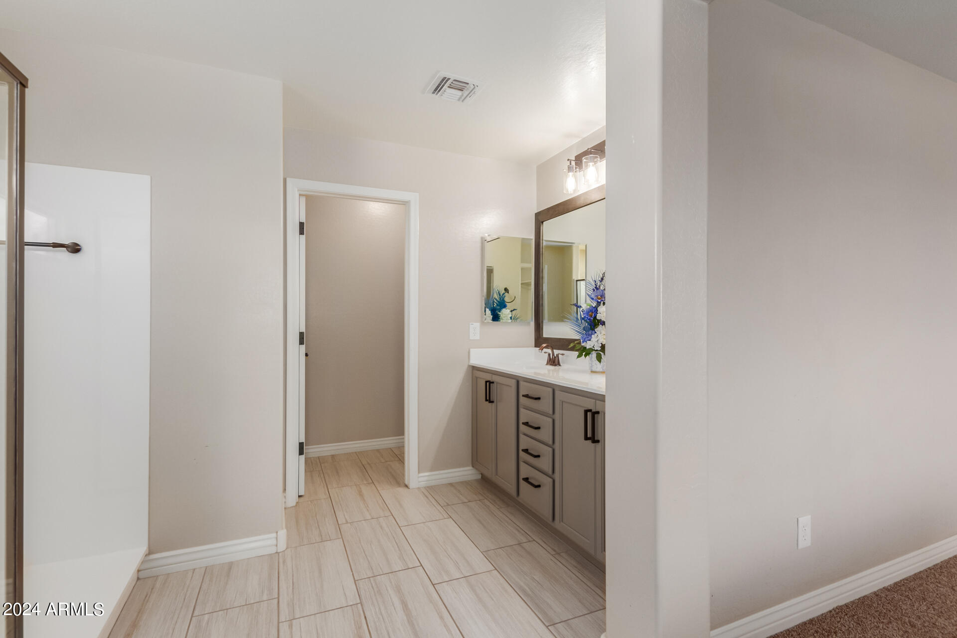 7963 S COLUMBUS Drive