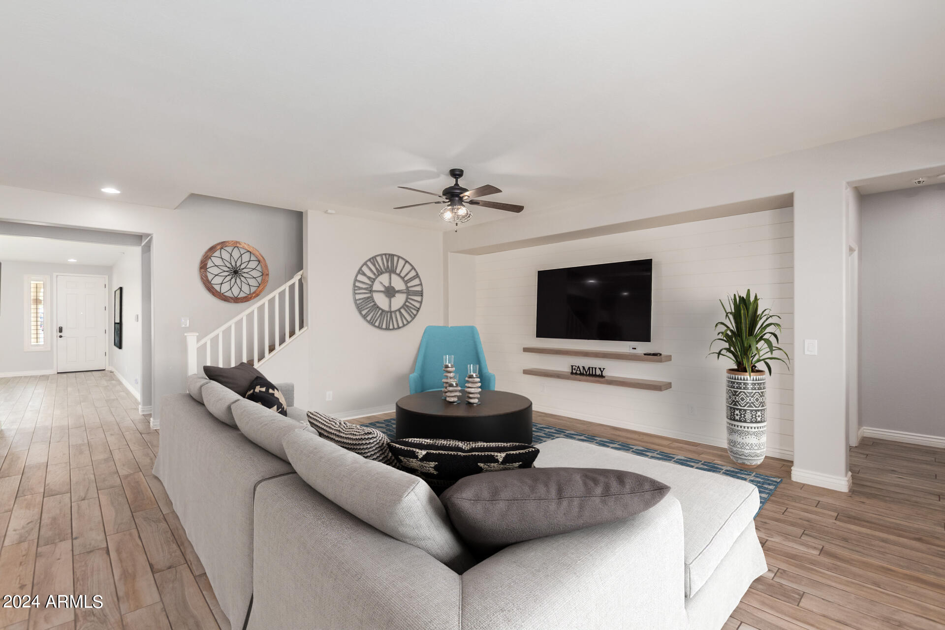 7963 S COLUMBUS Drive