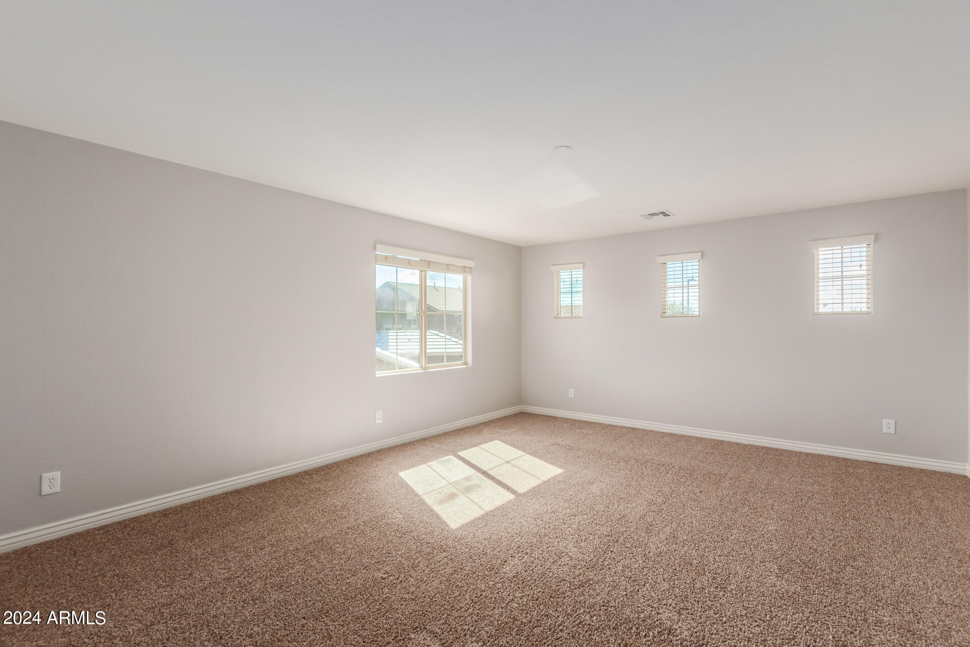 7963 S COLUMBUS Drive